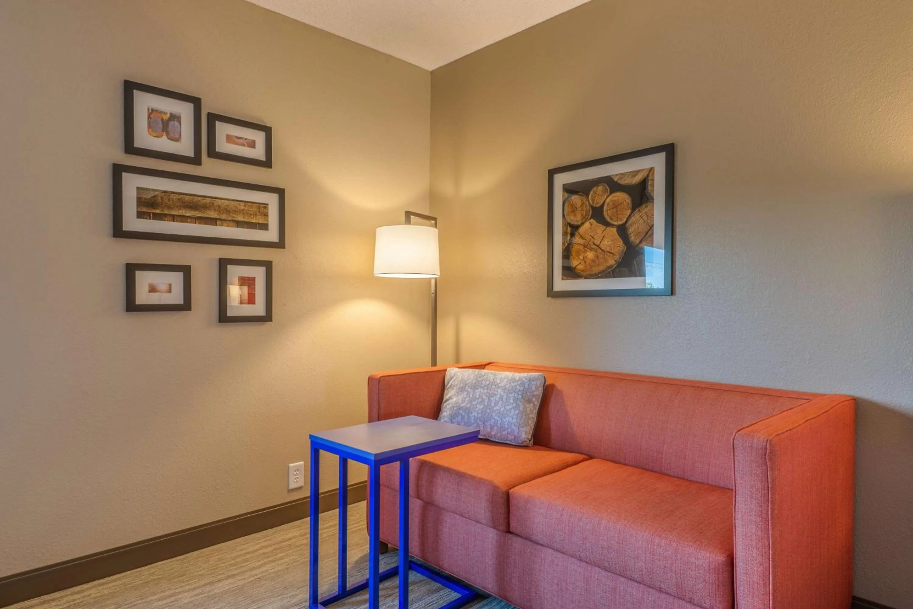 Living room in Hampton Inn Wilkesboro