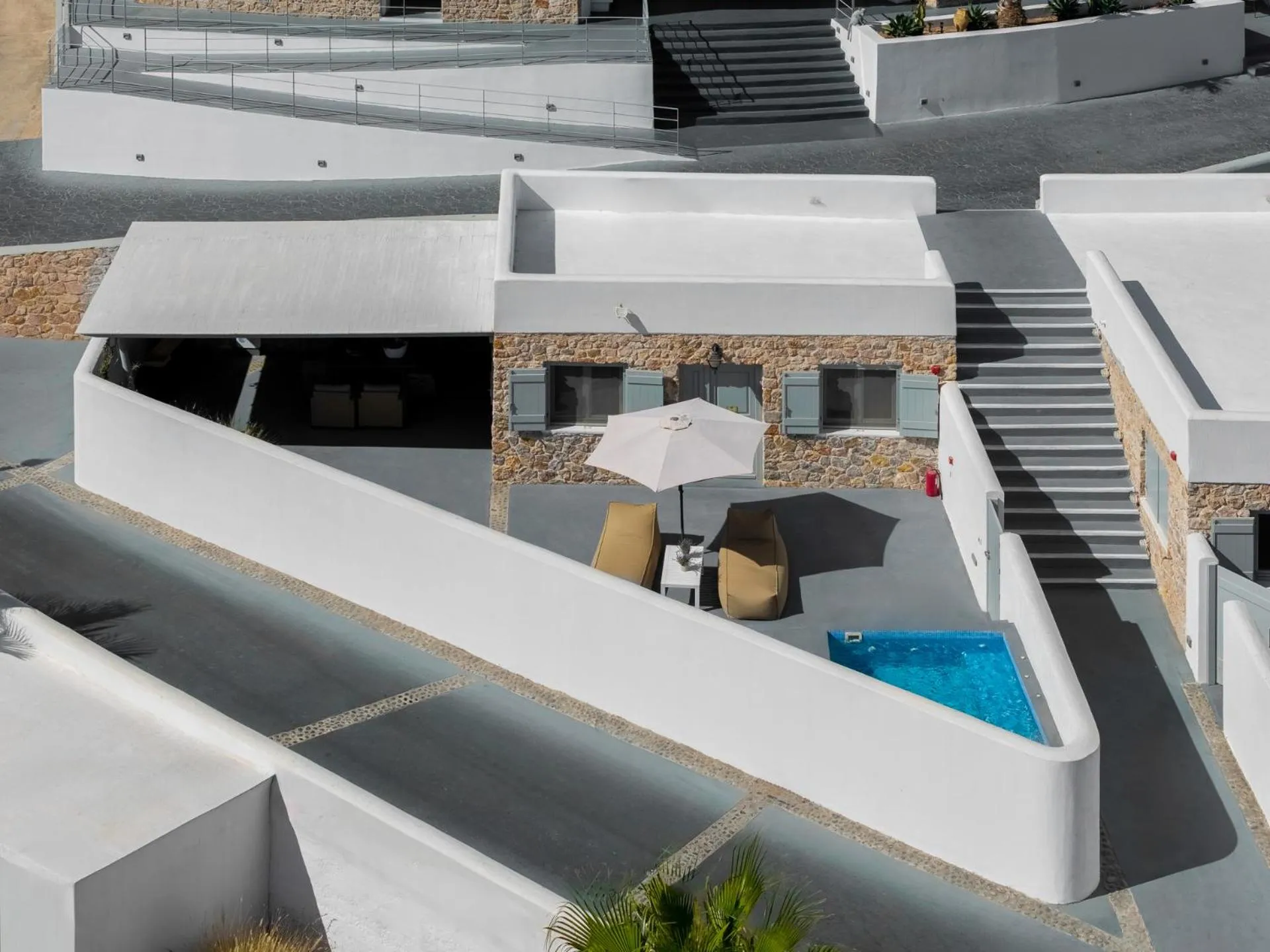 Inner courtyard view in Desiterra Resort & Spa