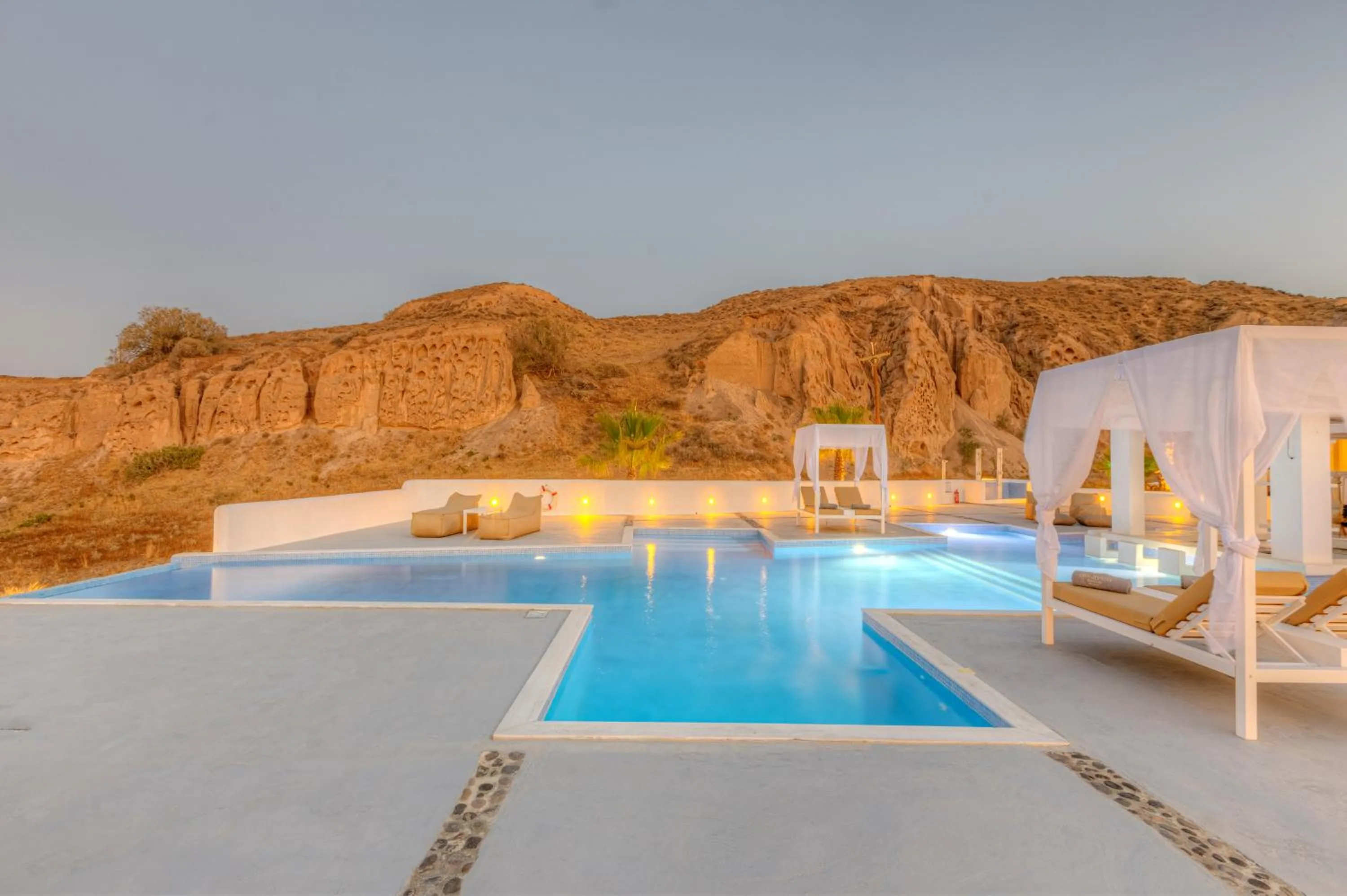 Swimming pool in Desiterra Resort & Spa