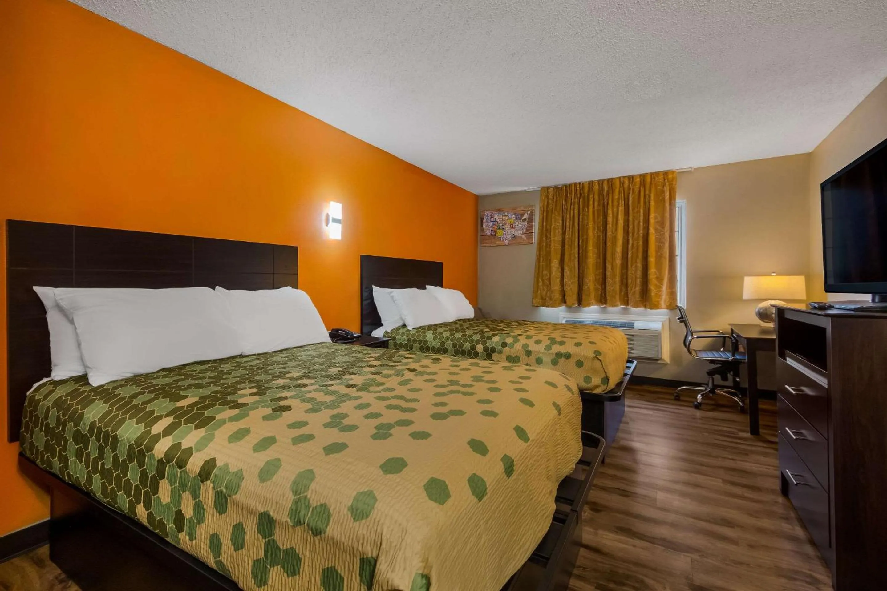 Bedroom, Bed in Econo Lodge San Antonio near SeaWorld - Medical Center