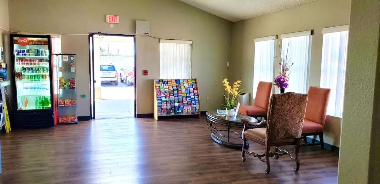 Econo Lodge San Antonio near SeaWorld - Medical Center