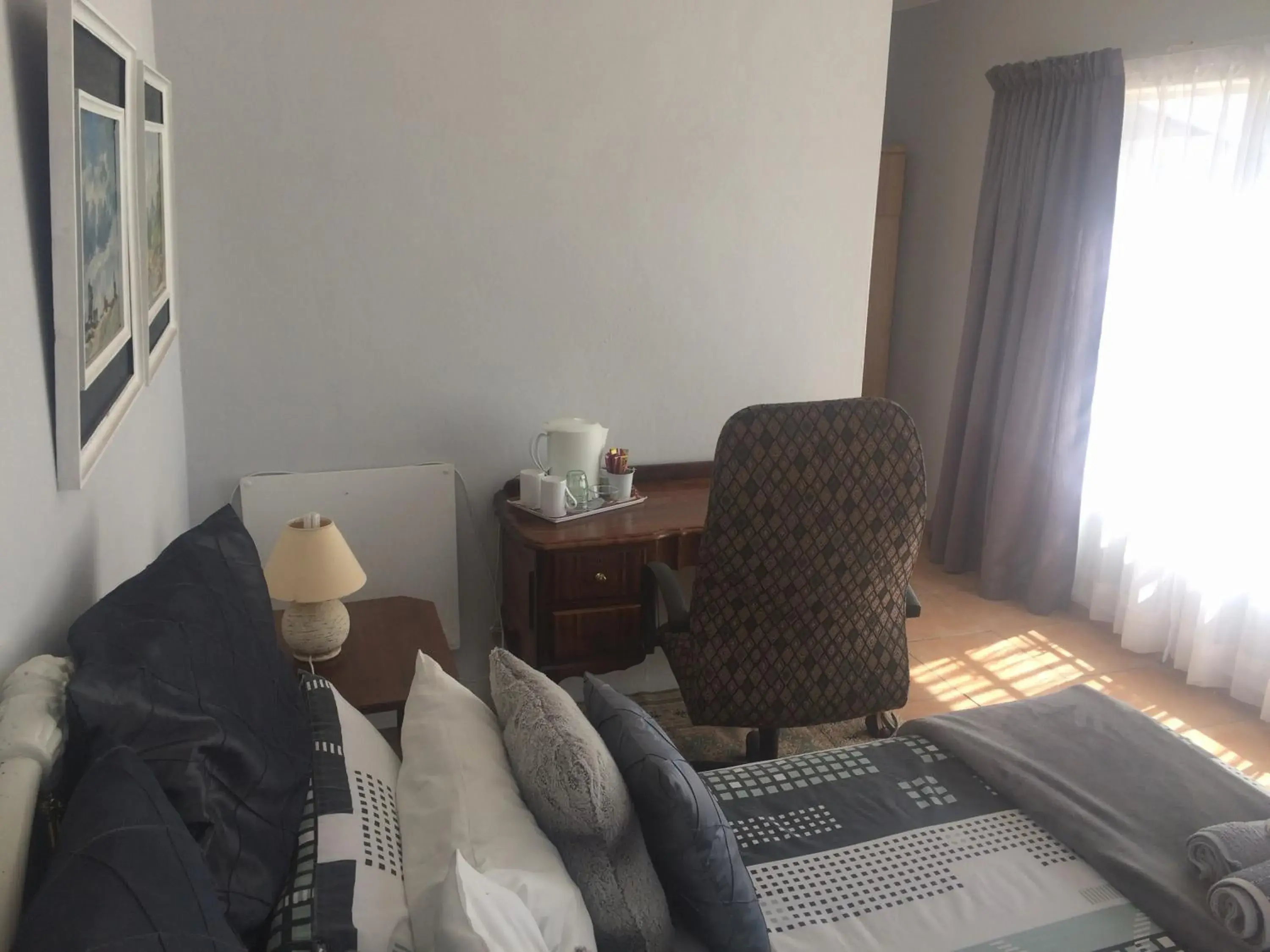 Double Room with Private Bathroom - single occupancy in At The View B&B Double Room with Private Bathroom - single occupancy in At The View B&B