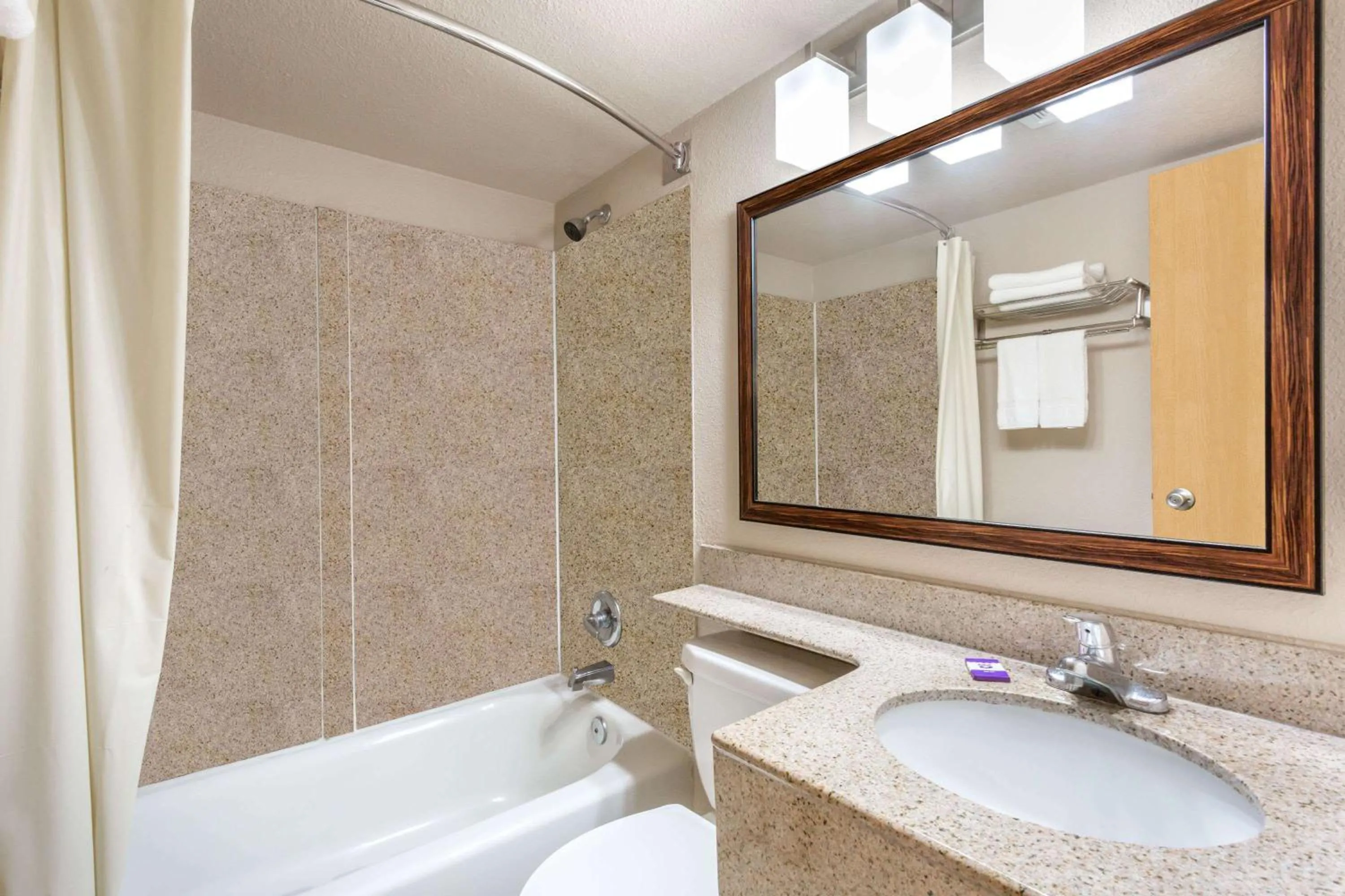 Photo of the whole room in Breeze Inn & Suites, Virginia Beach