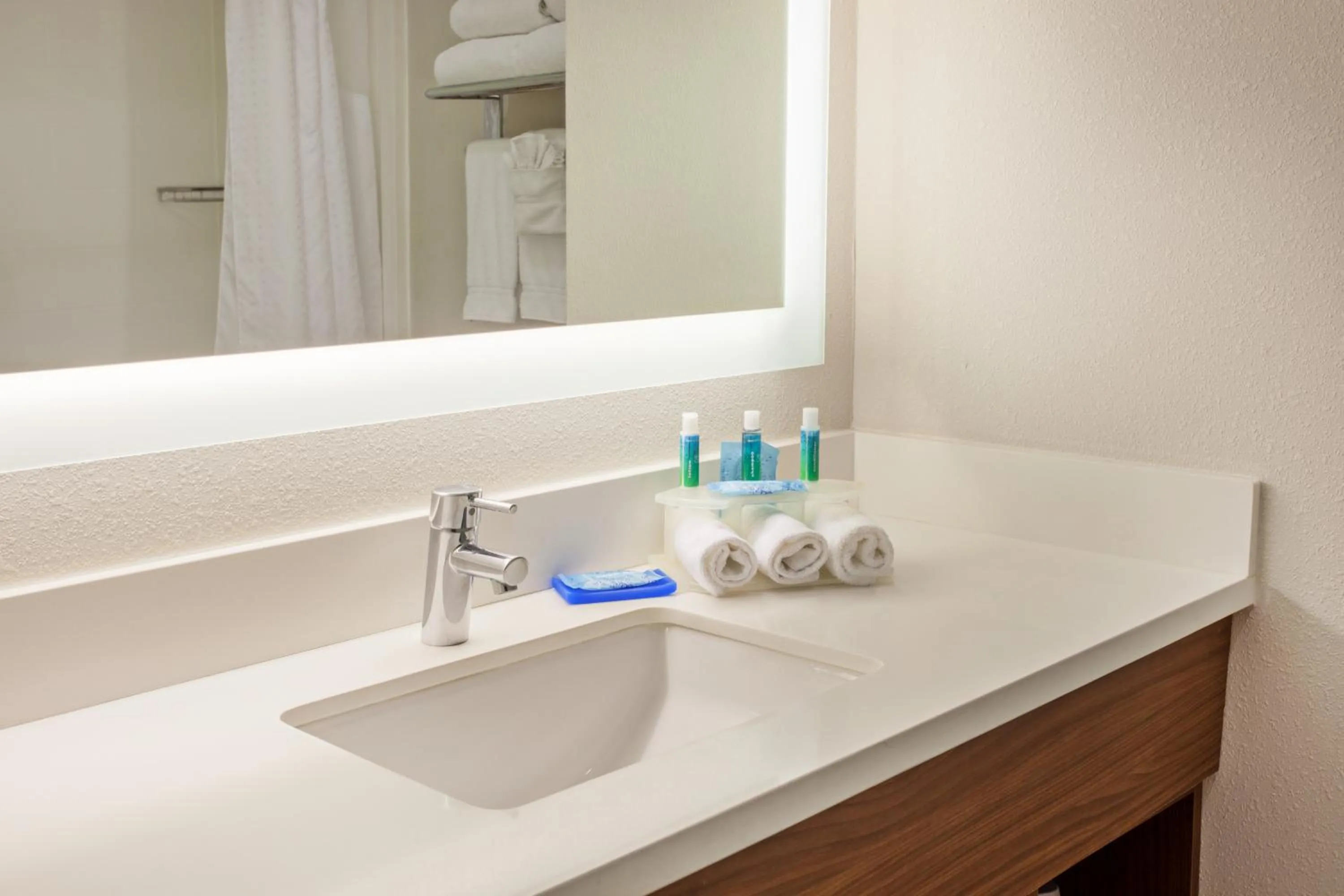 Bathroom in Holiday Inn Express & Suites Corona by IHG