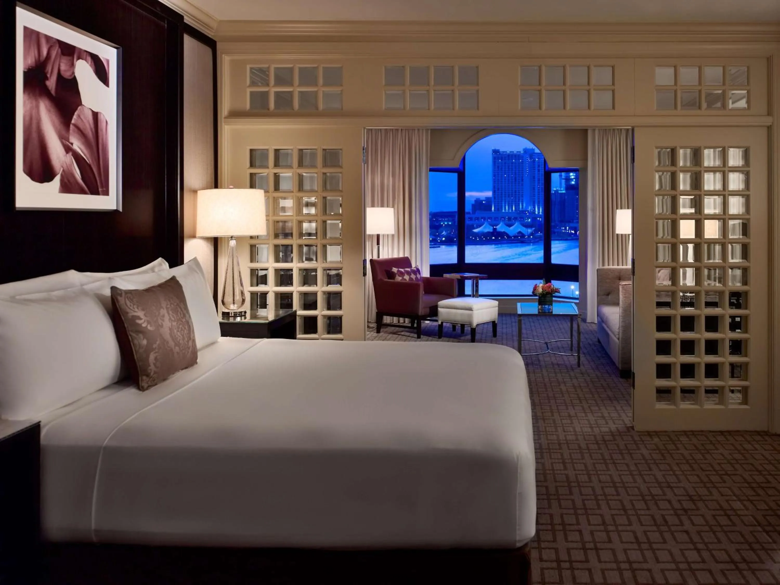 Bedroom, Bed in The Royal Sonesta Harbor Court Baltimore