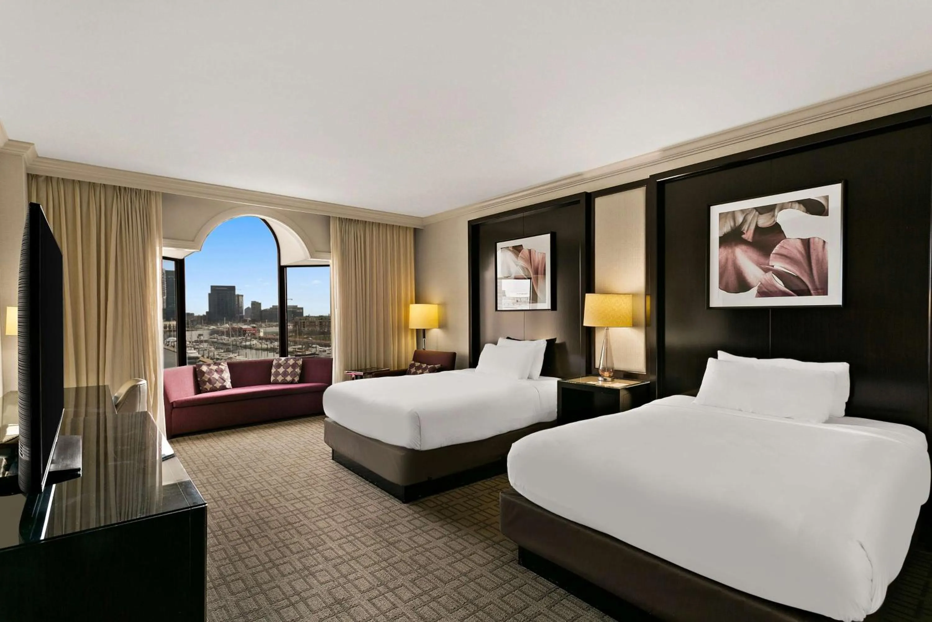 Bedroom, Bed in The Royal Sonesta Harbor Court Baltimore