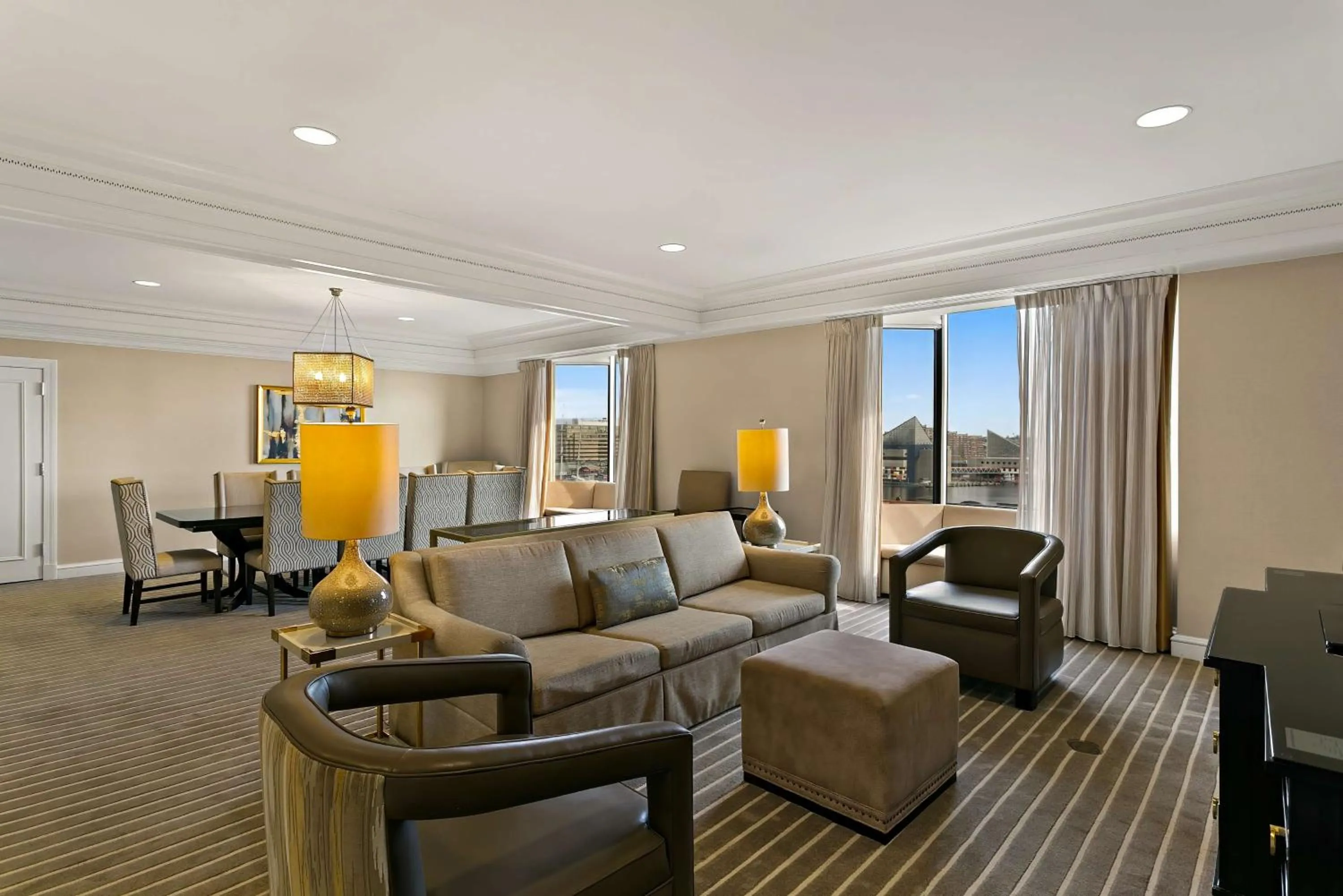 Bedroom in The Royal Sonesta Harbor Court Baltimore