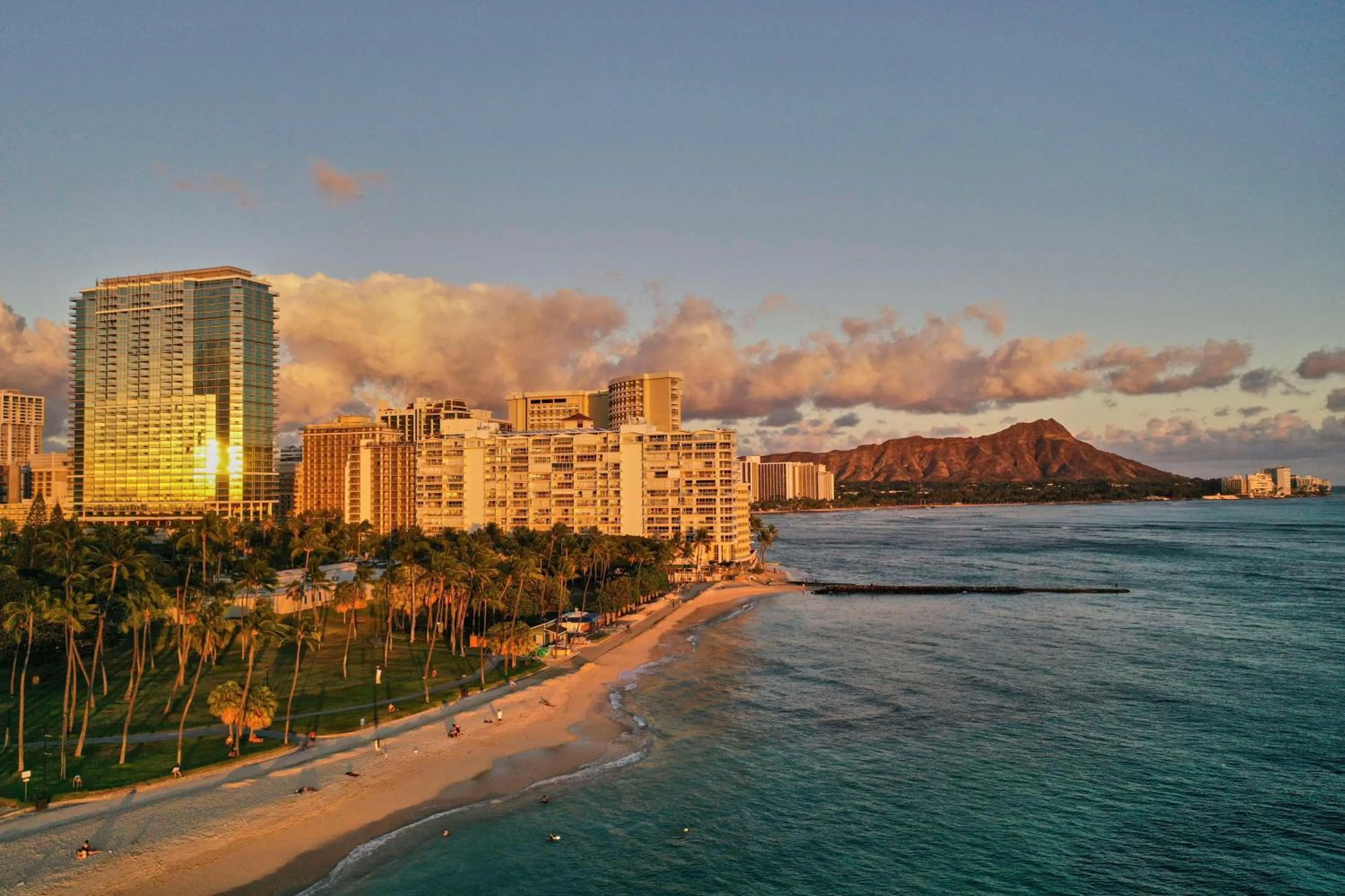 Property building in Ka Laʻi Waikiki Beach, LXR Hotels & Resorts