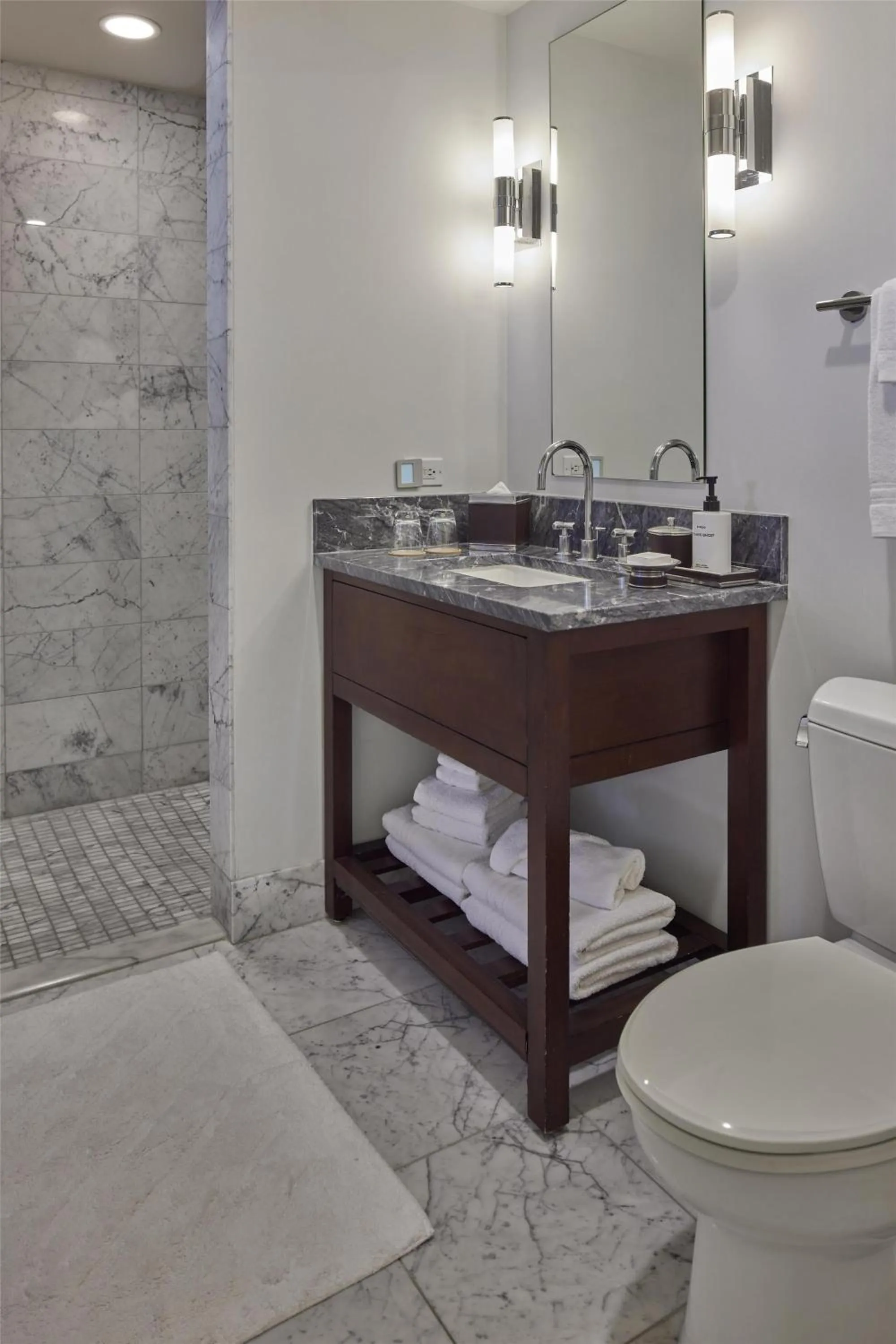 Bathroom in Ka Laʻi Waikiki Beach, LXR Hotels & Resorts