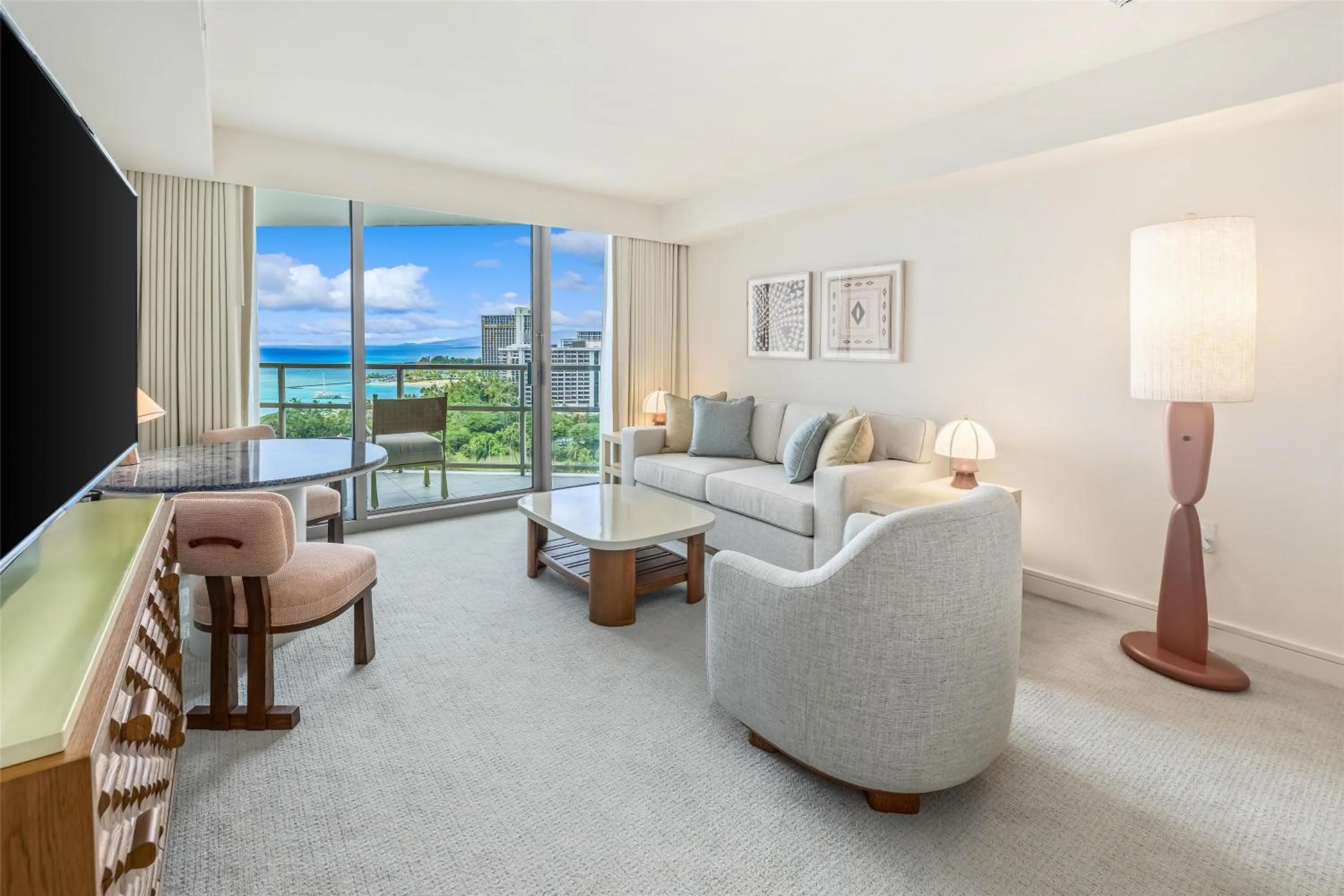 Living room in Ka Laʻi Waikiki Beach, LXR Hotels & Resorts