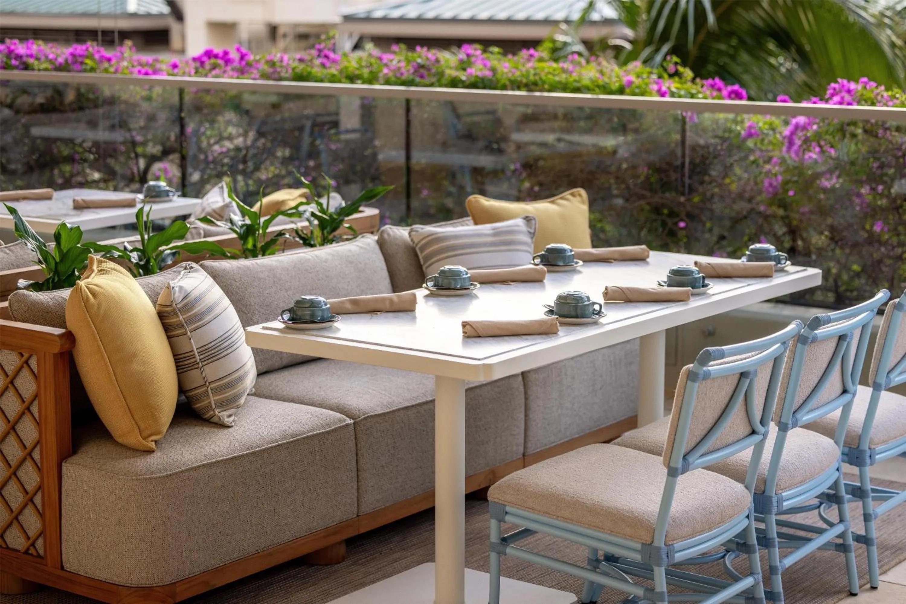 Restaurant/places to eat in Ka Laʻi Waikiki Beach, LXR Hotels & Resorts