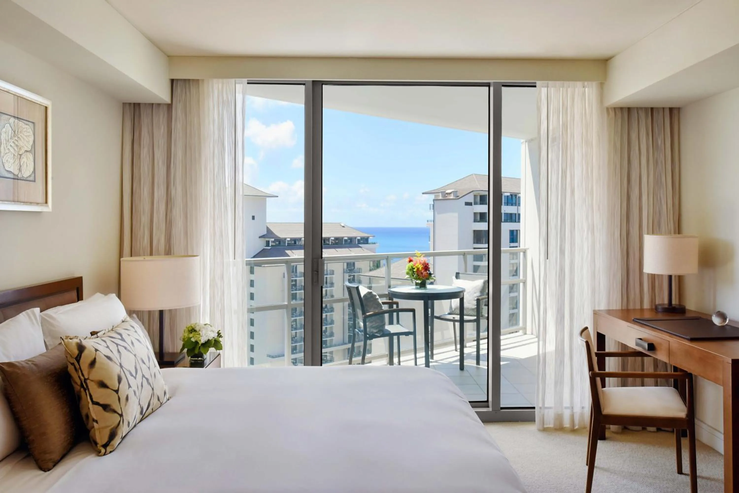 View (from property/room), Bed in Trump International Hotel Waikiki