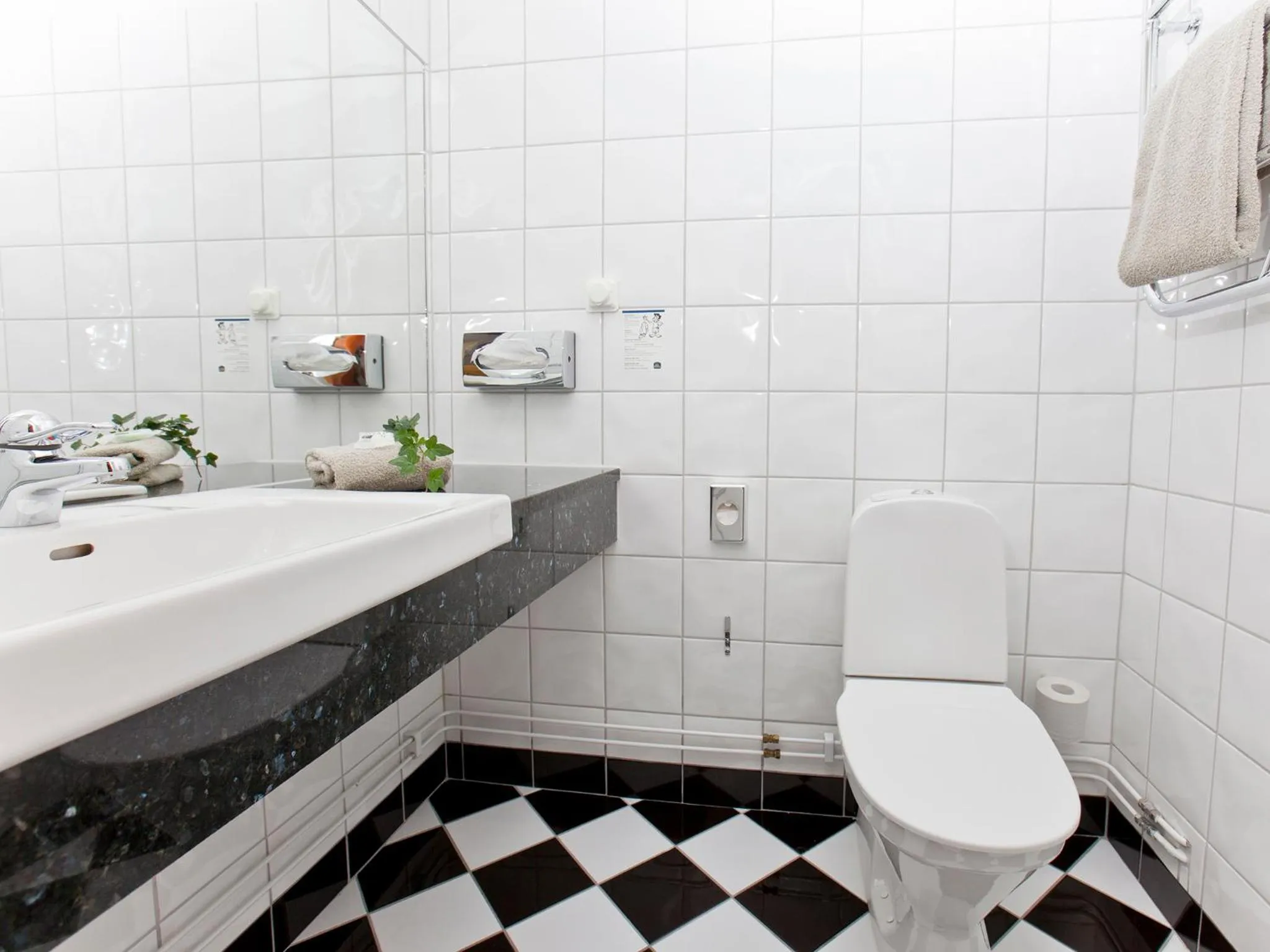 Bathroom in Hotell Boras, BW Signature Collection