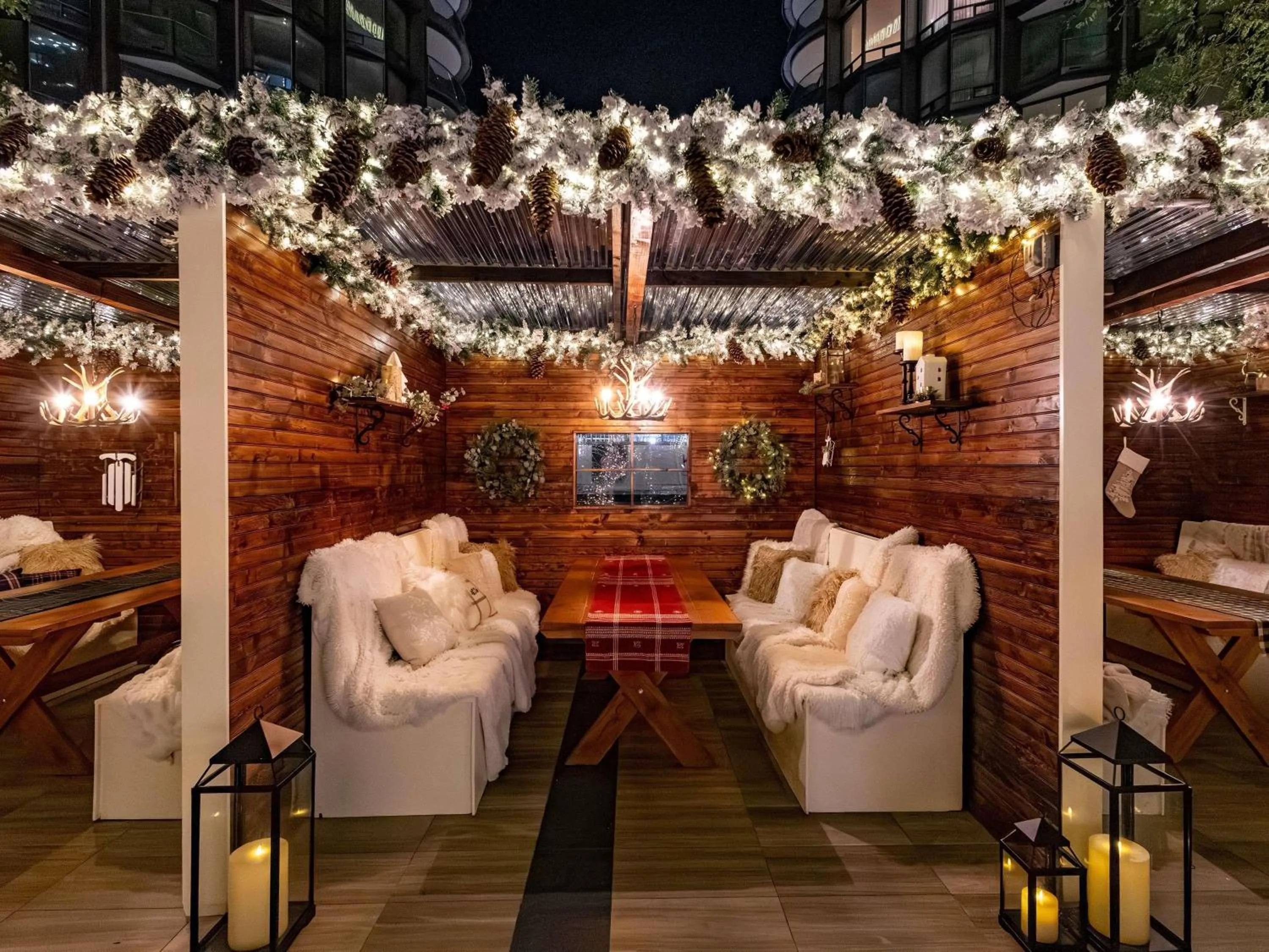 Lounge or bar in Fairmont Century Plaza Los Angeles at Beverly Hills