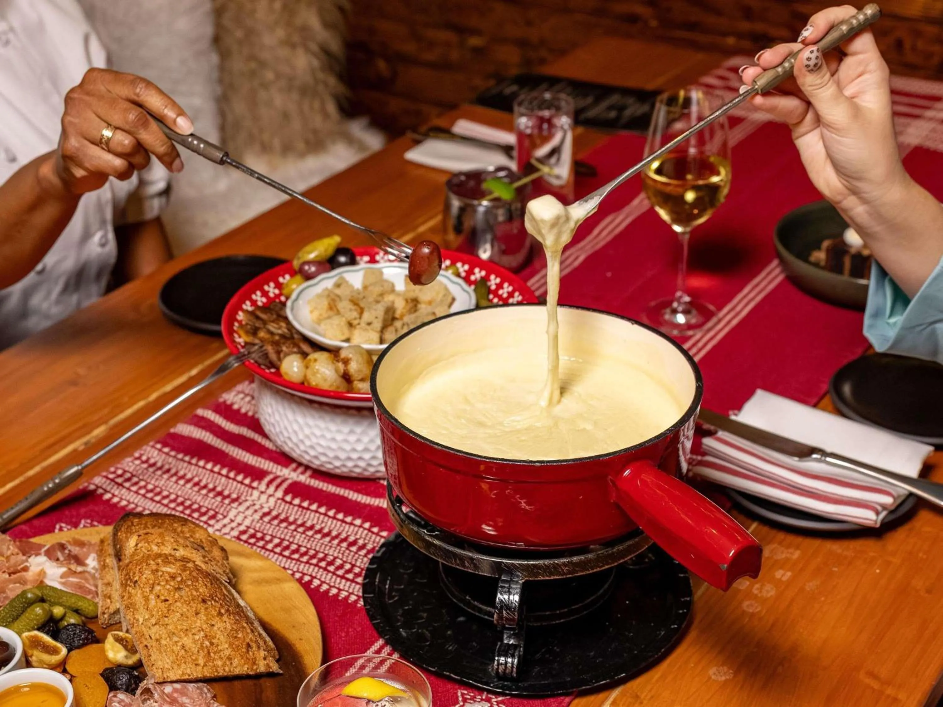 Lounge or bar in Fairmont Century Plaza Los Angeles at Beverly Hills