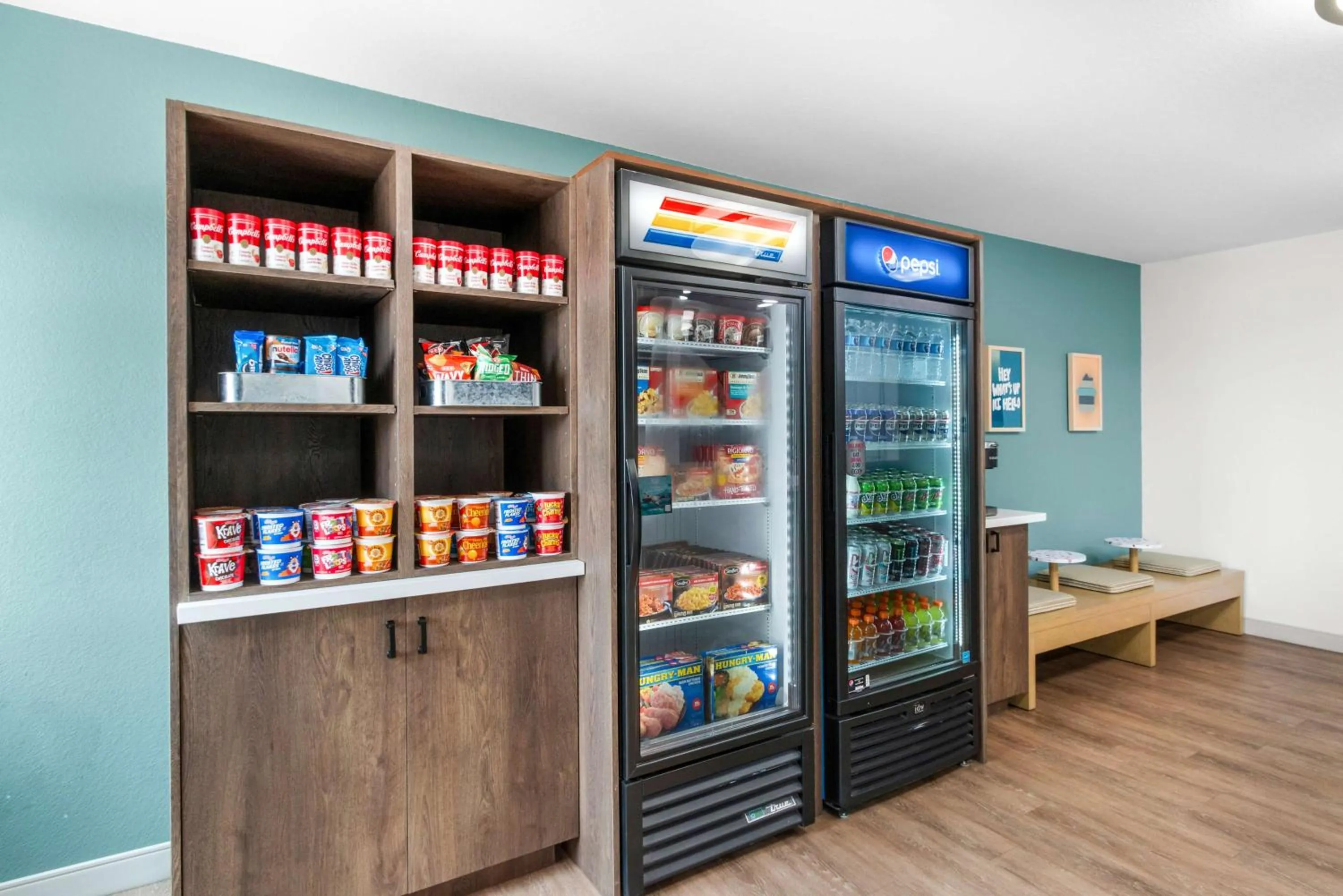 Food and drinks in Sonesta Simply Suites Austin South