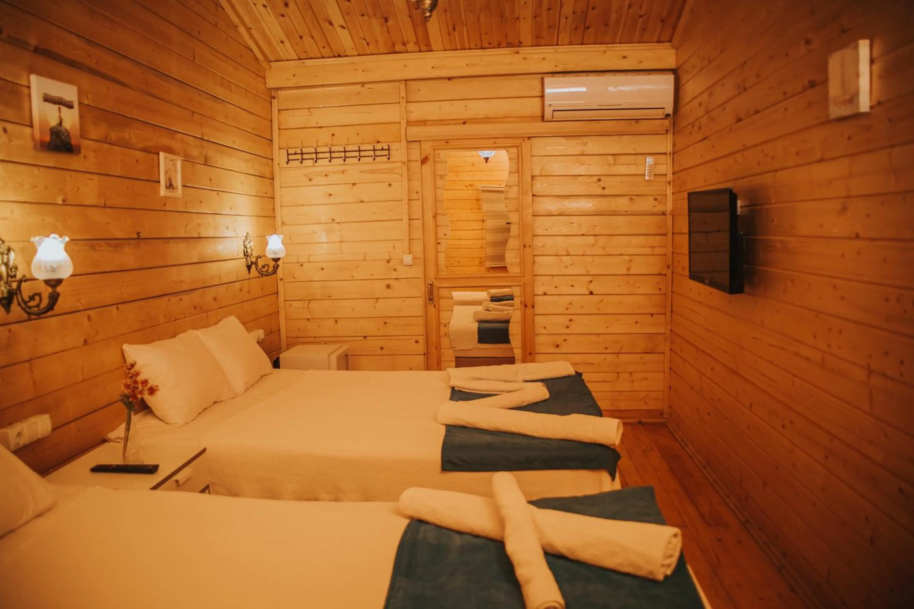 Photo of the whole room, Bed in Pirlanta Butik Hotel