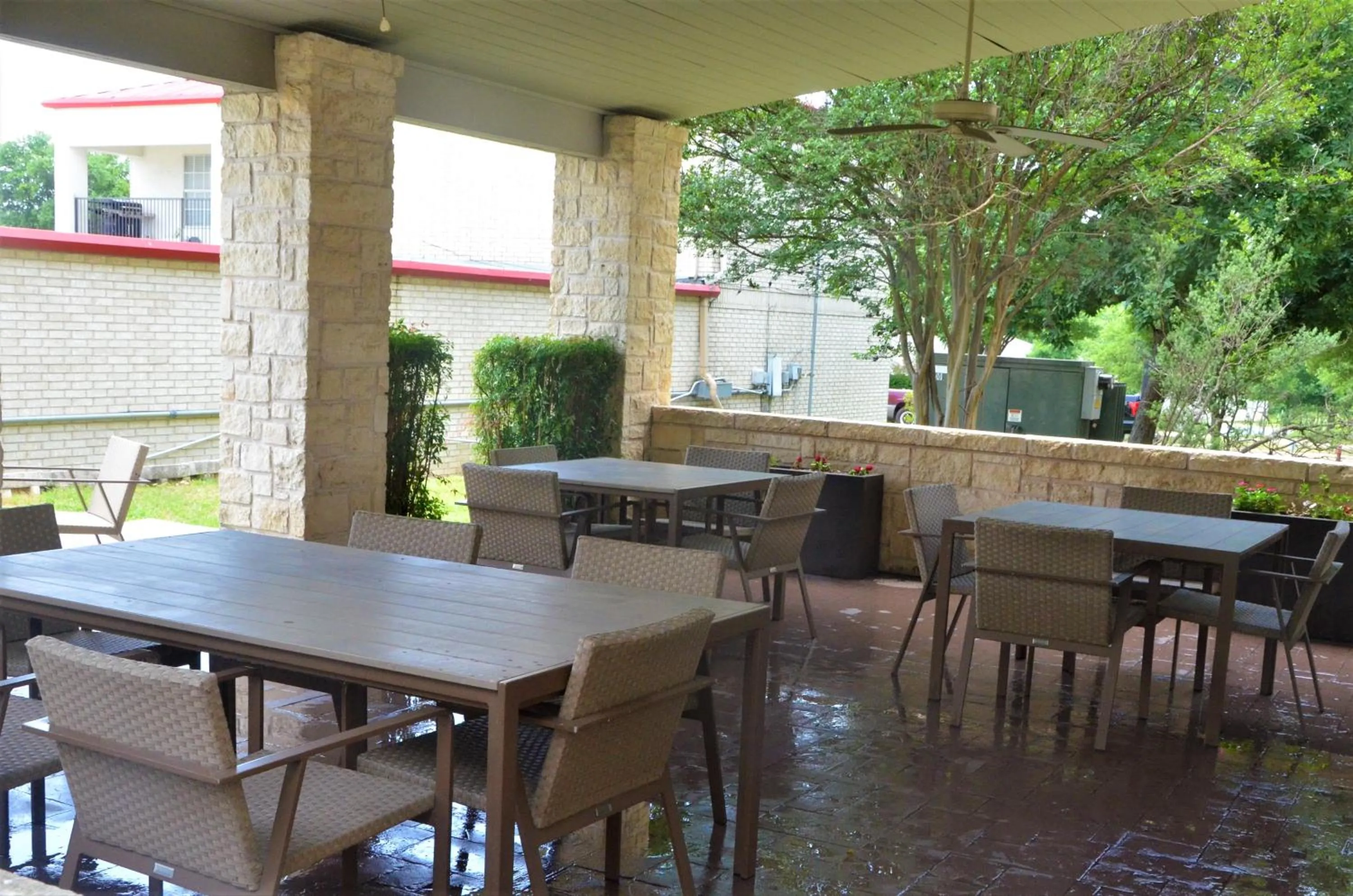 Garden view in Country Inn & Suites by Radisson, Austin North Pflugerville , TX