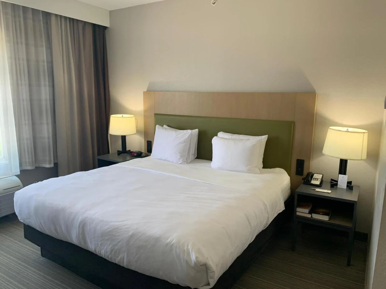 Bed in Country Inn & Suites by Radisson, Austin North Pflugerville , TX