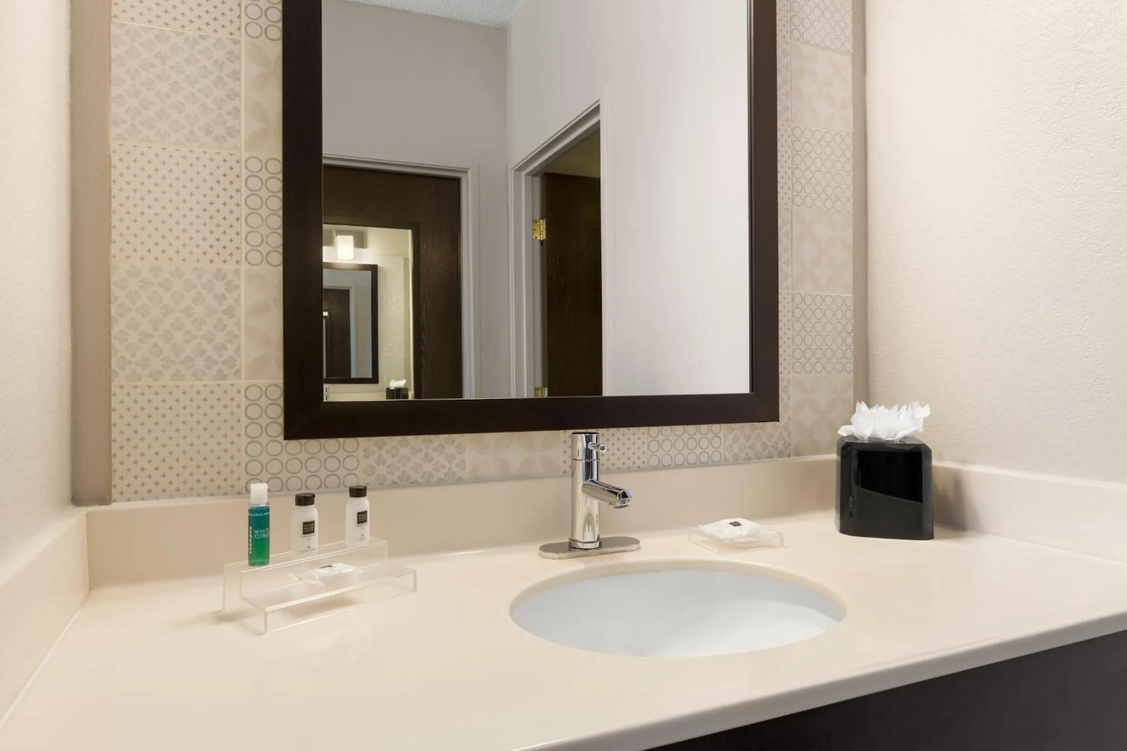 Bathroom in Country Inn & Suites by Radisson, Austin North Pflugerville , TX