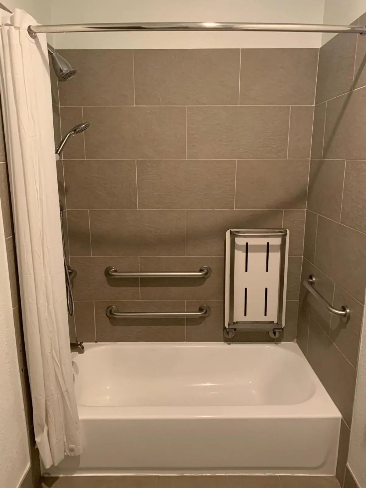 Shower in Country Inn & Suites by Radisson, Austin North Pflugerville , TX