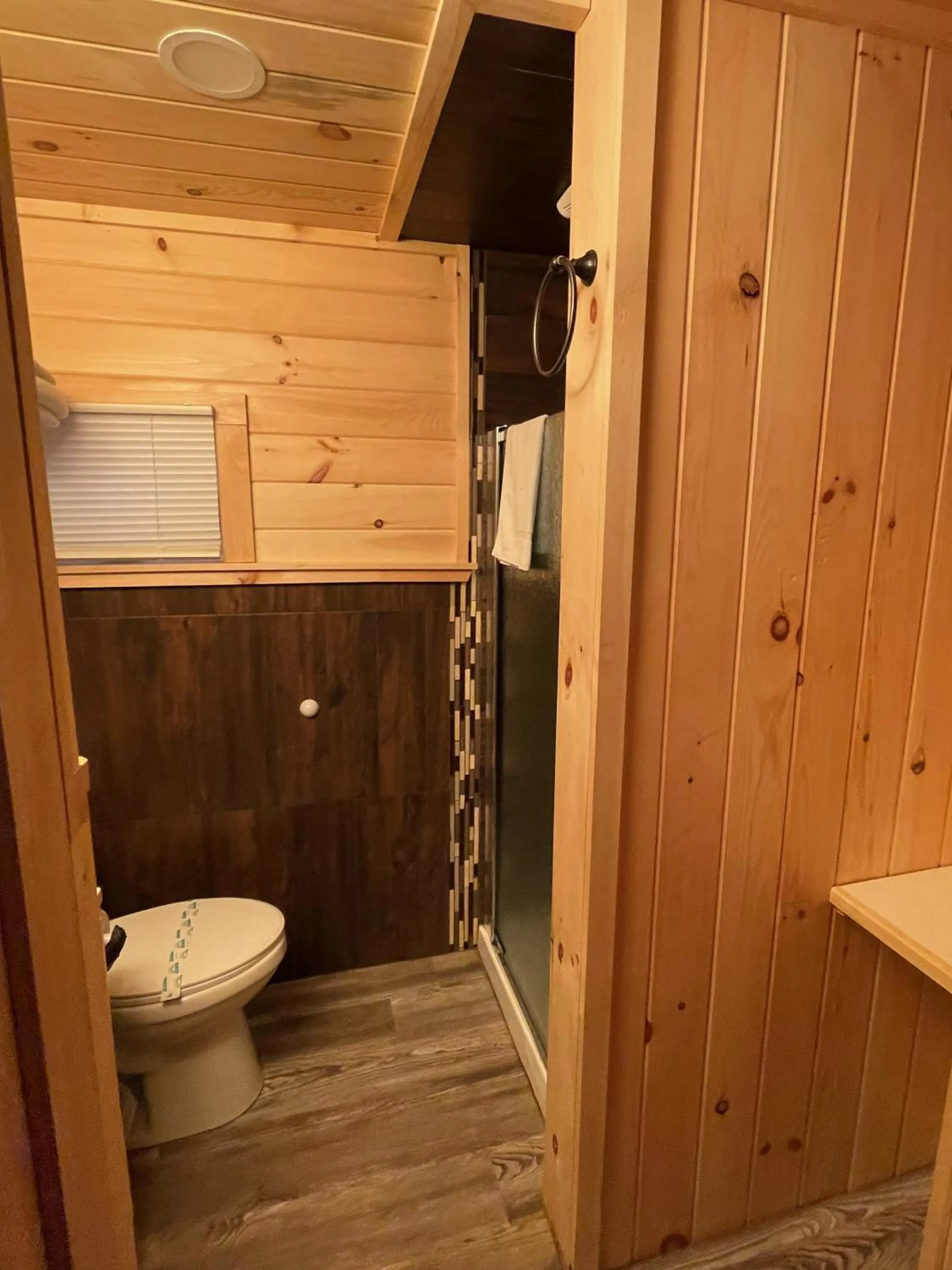 Bathroom in English Brook Cottages