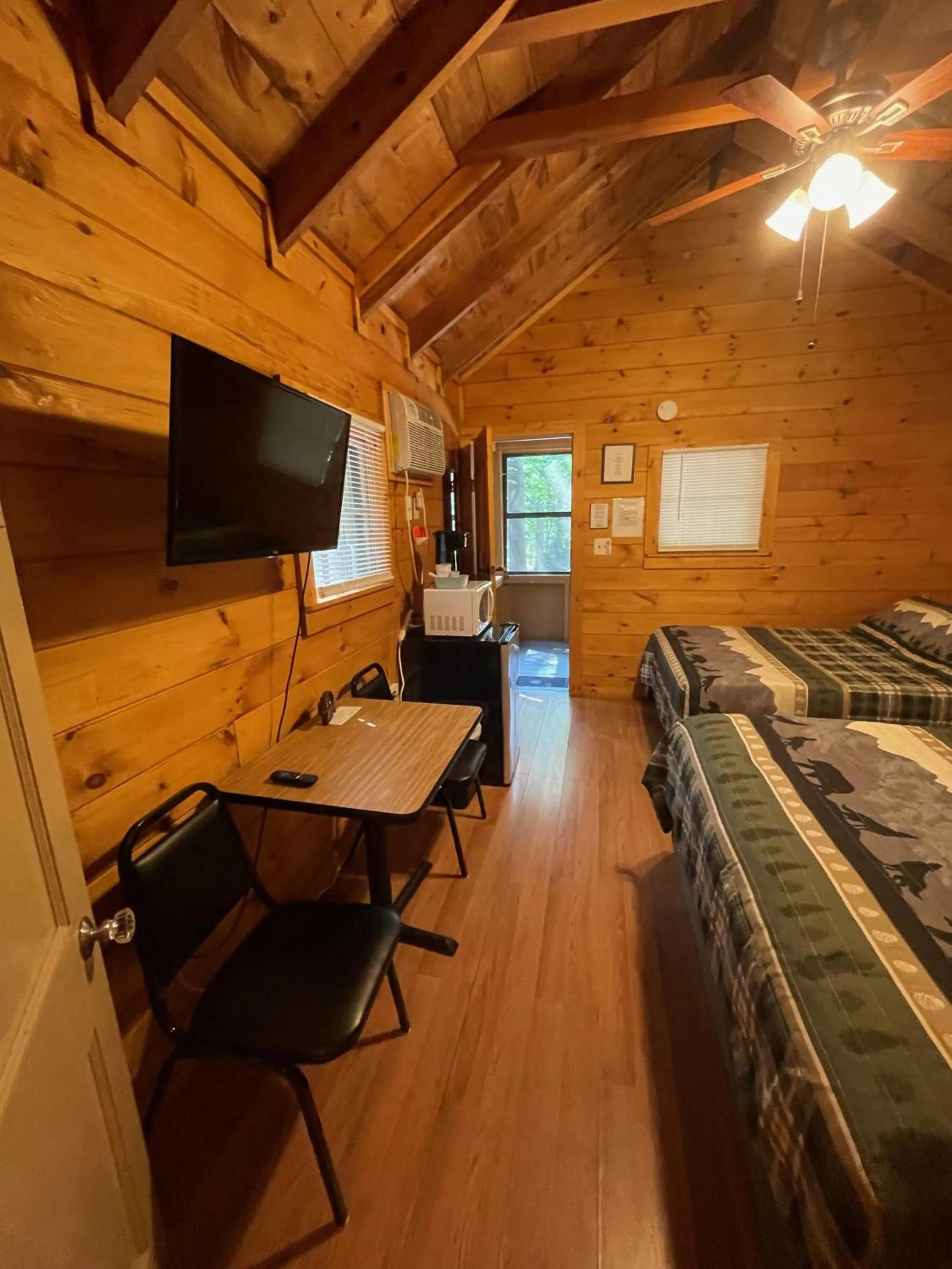 TV and multimedia, Bed in English Brook Cottages