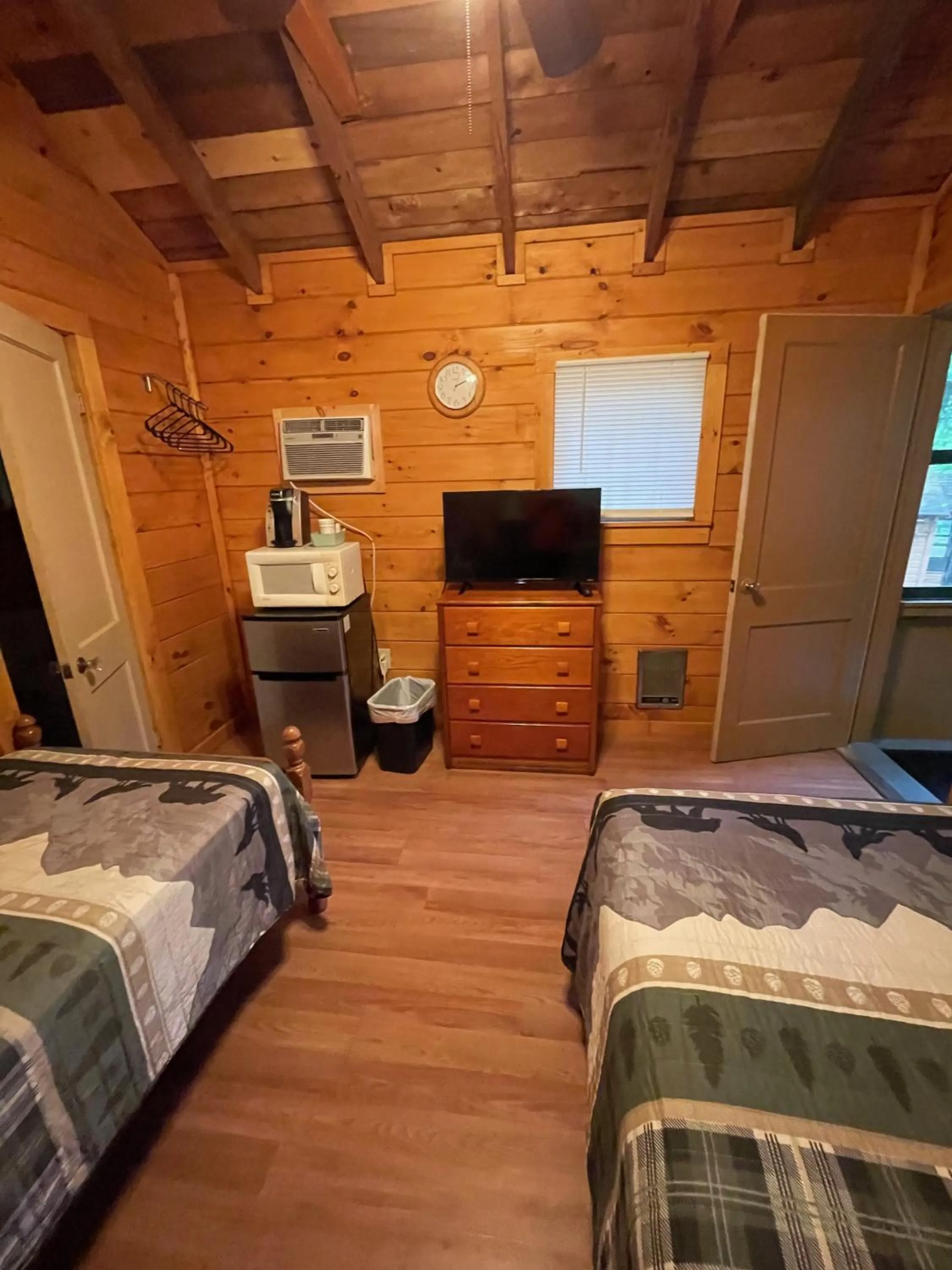Bedroom, Bed in English Brook Cottages