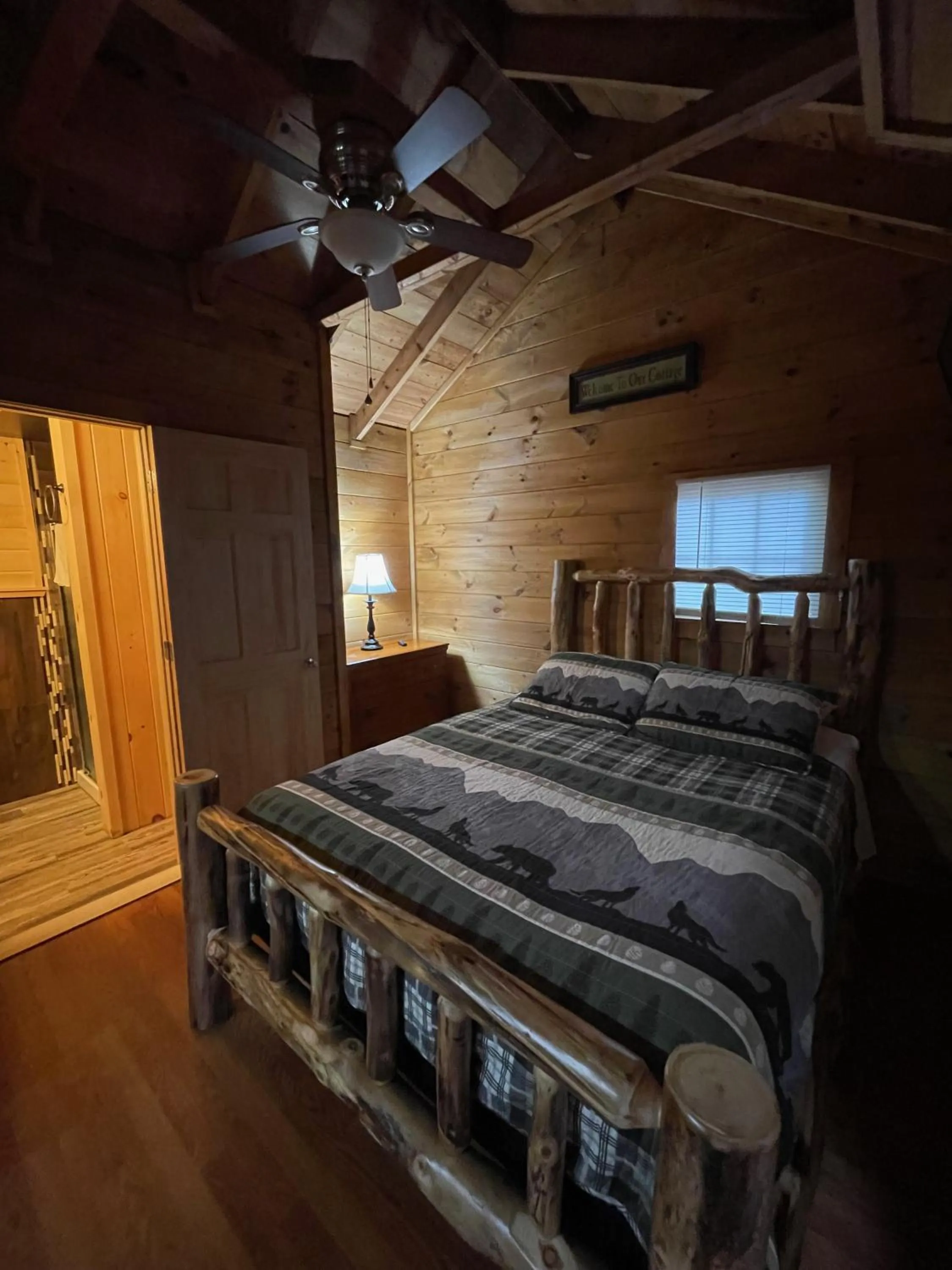 Bedroom, Bed in English Brook Cottages