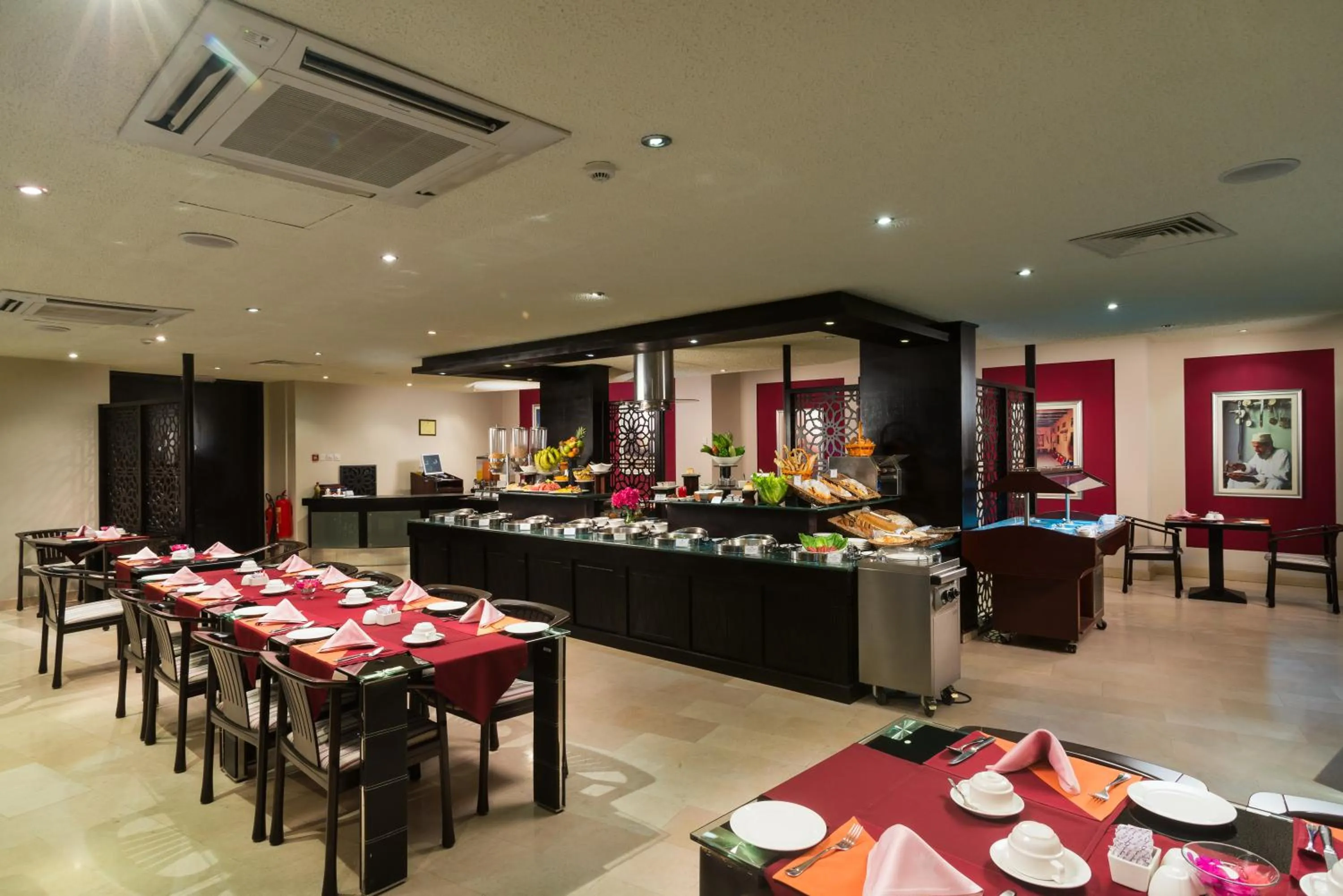Restaurant/places to eat in Al Wadi Hotel