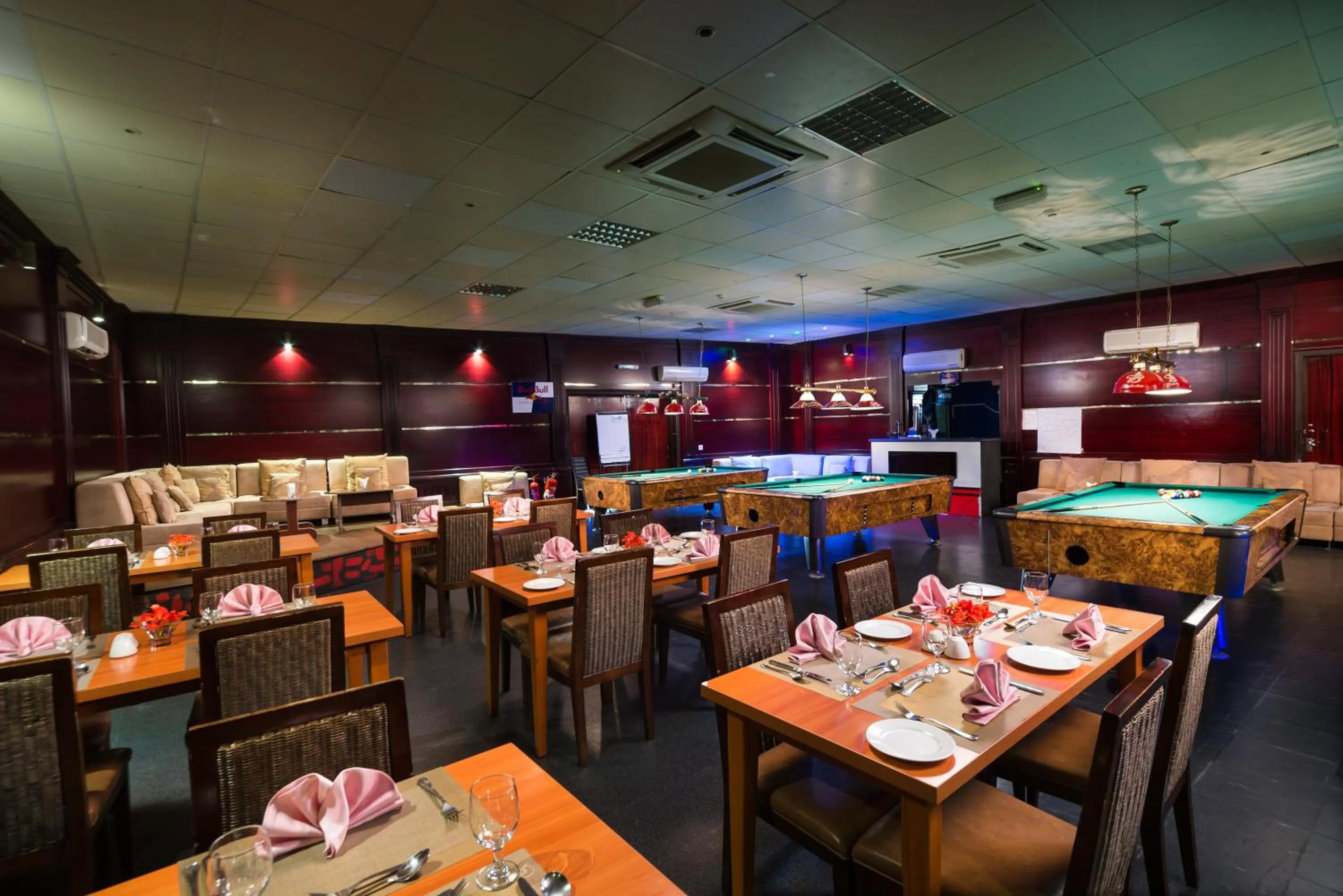 Meals in Al Wadi Hotel