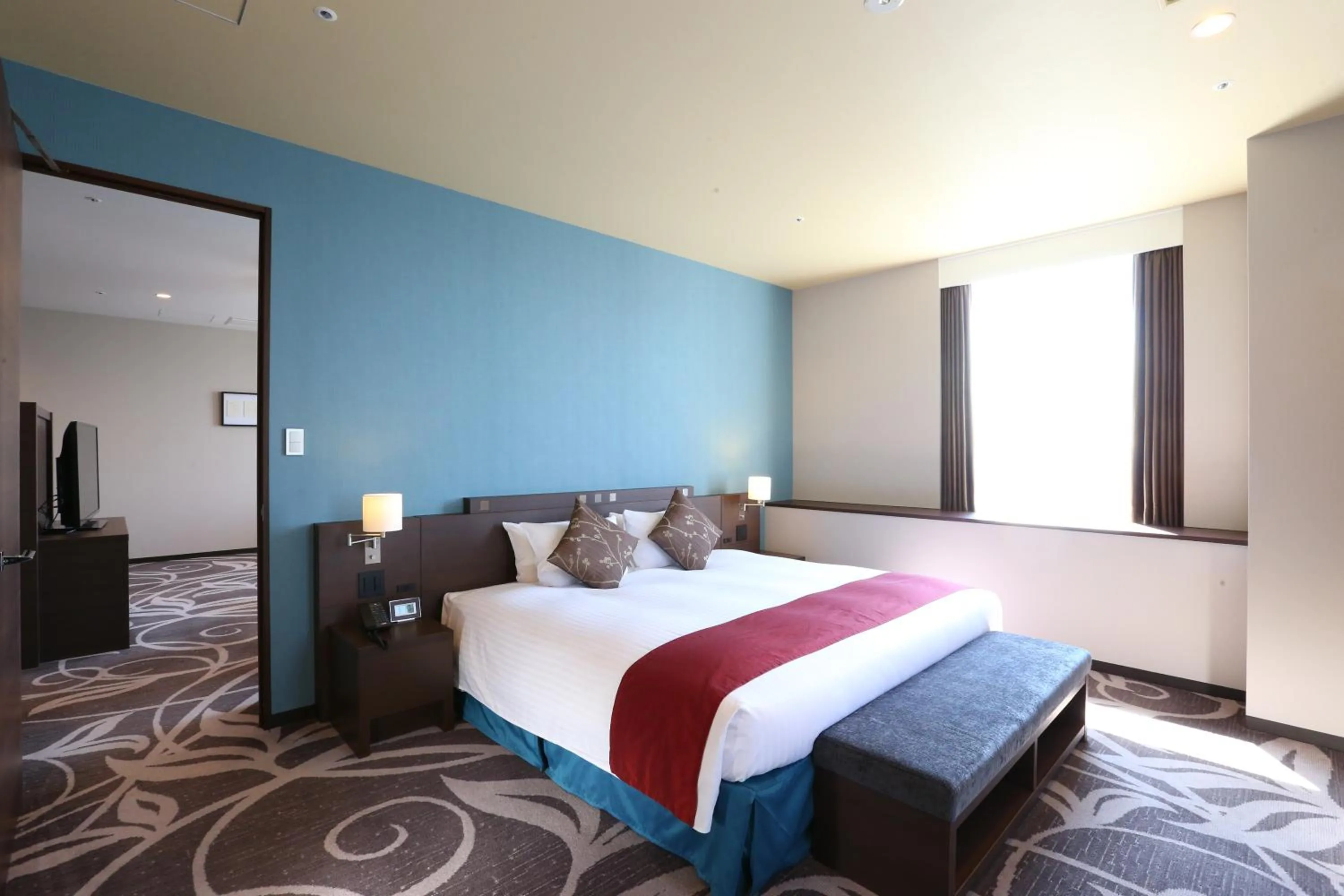 Photo of the whole room, Bed in Hotel La Raison Osaka