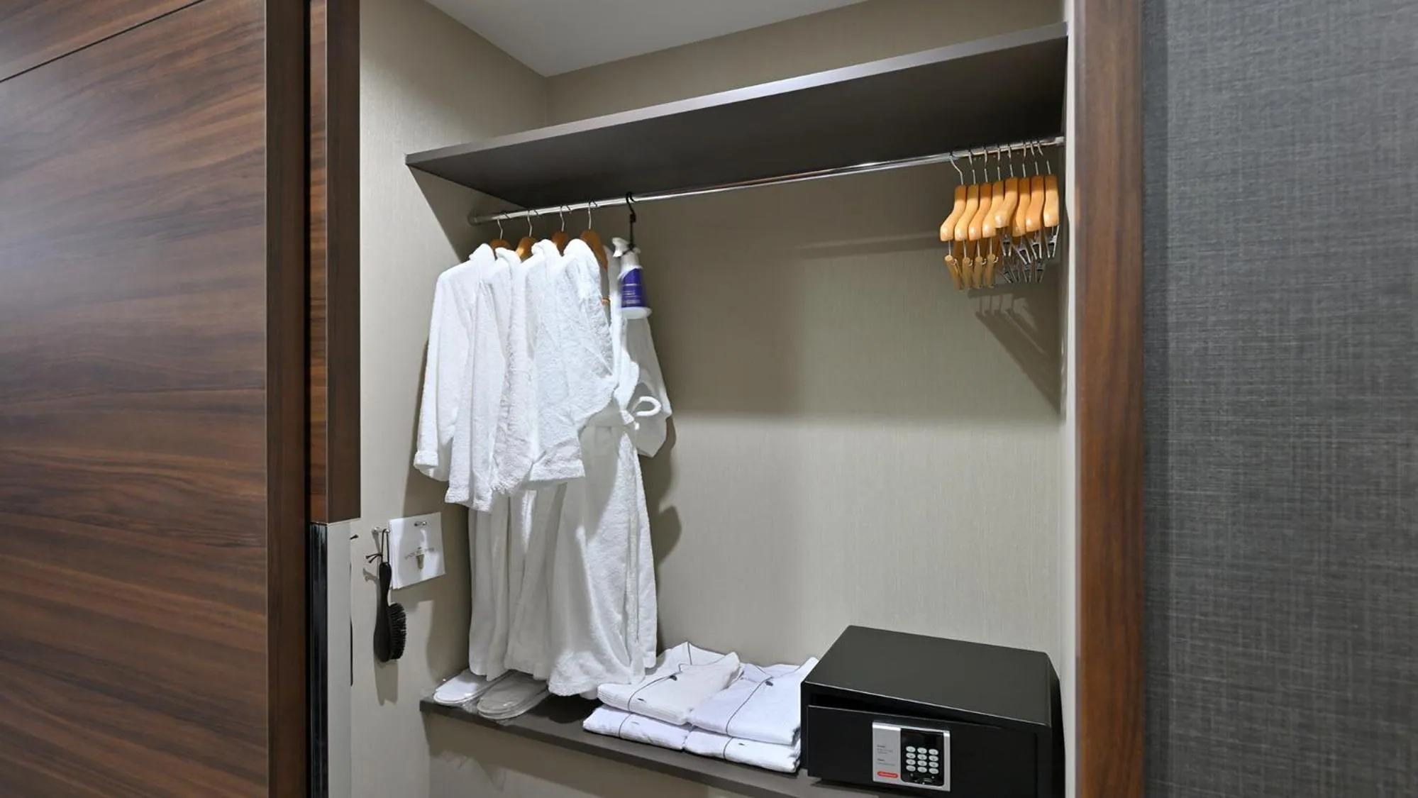 Photo of the whole room in Quintessa Hotel Osaka Bay