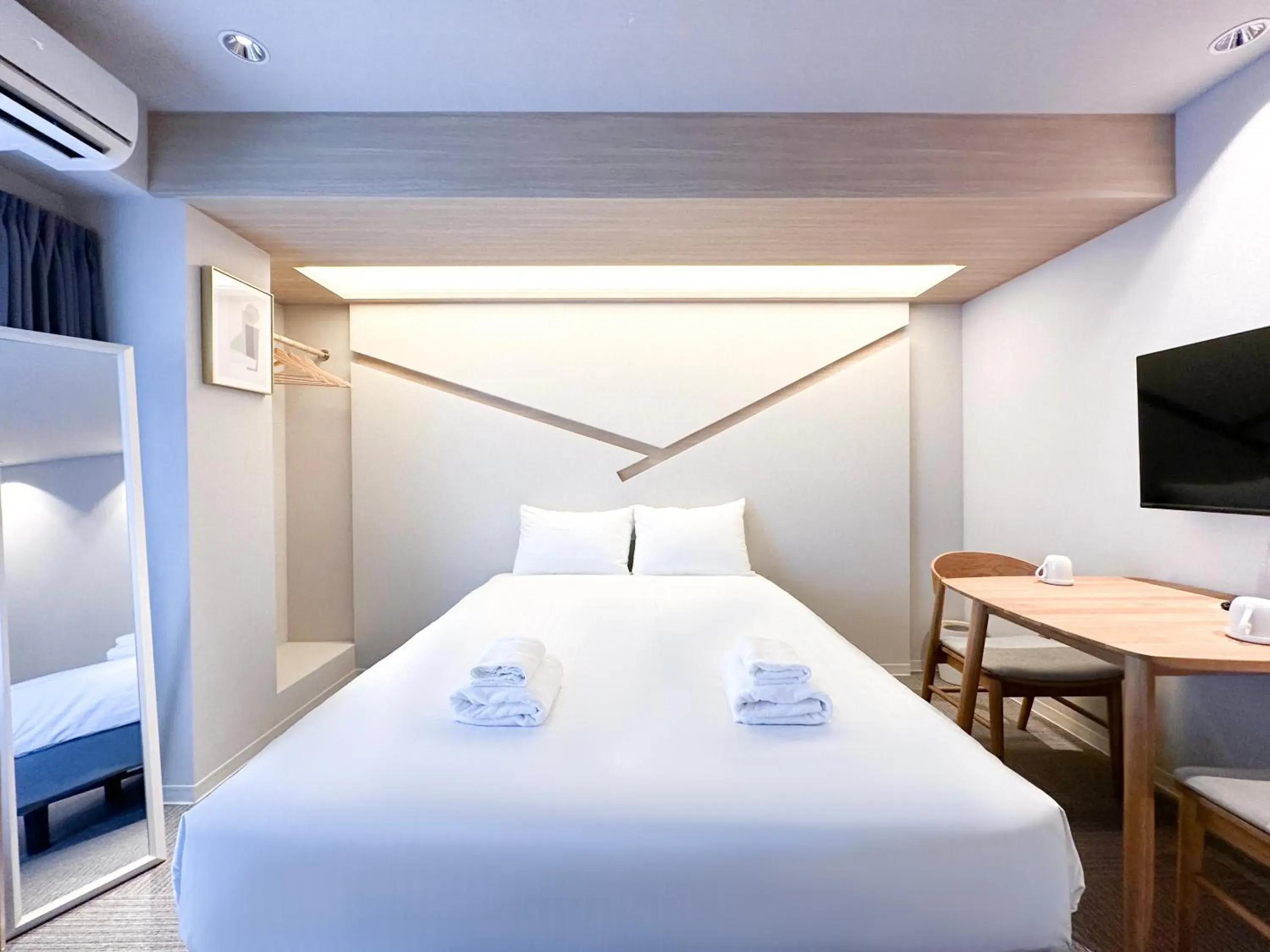 Deluxe Double Room in Osaka Ebisu Hotel Deluxe Double Room in Osaka Ebisu Hotel