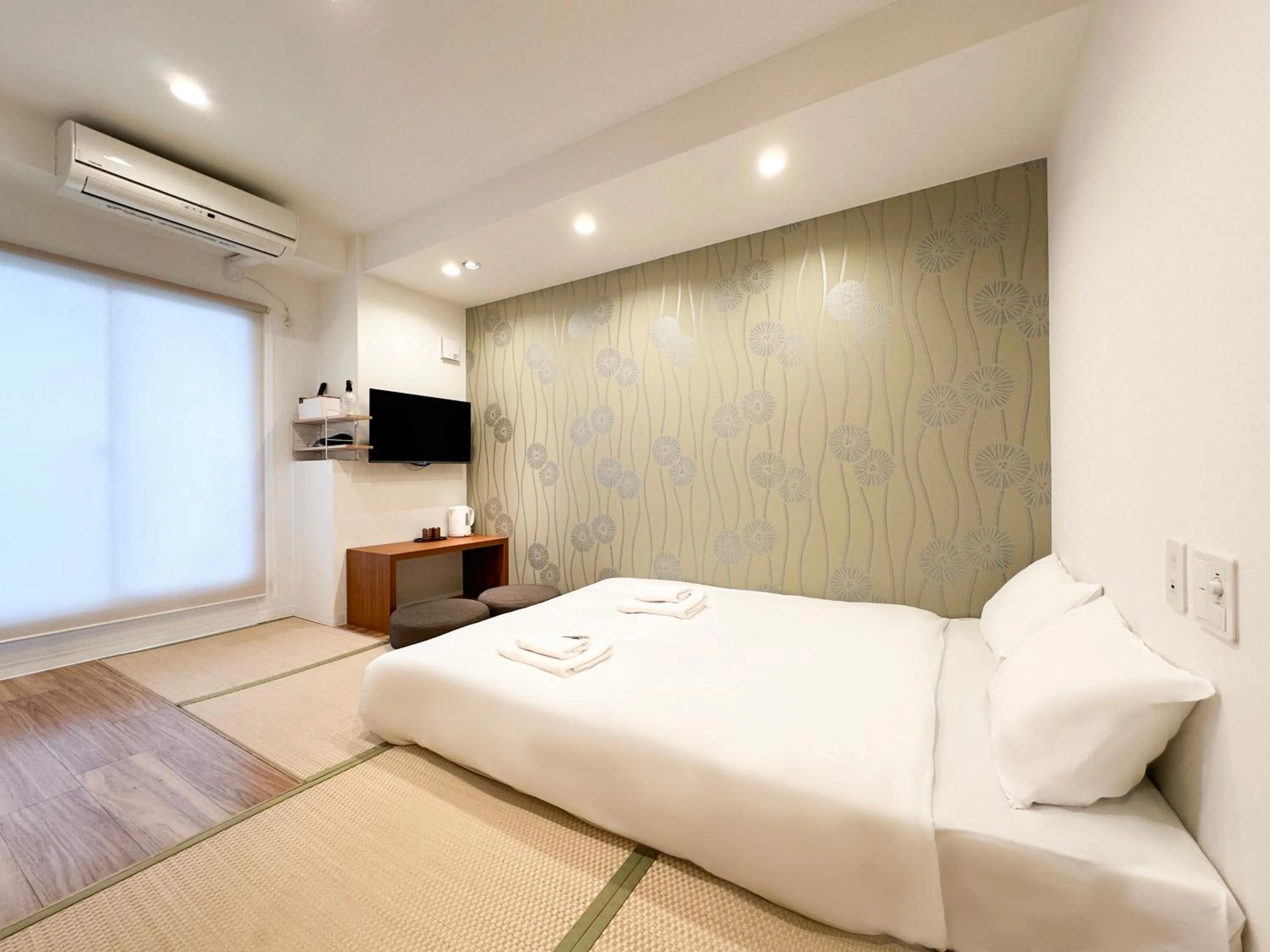 Bed in Osaka Ebisu Hotel