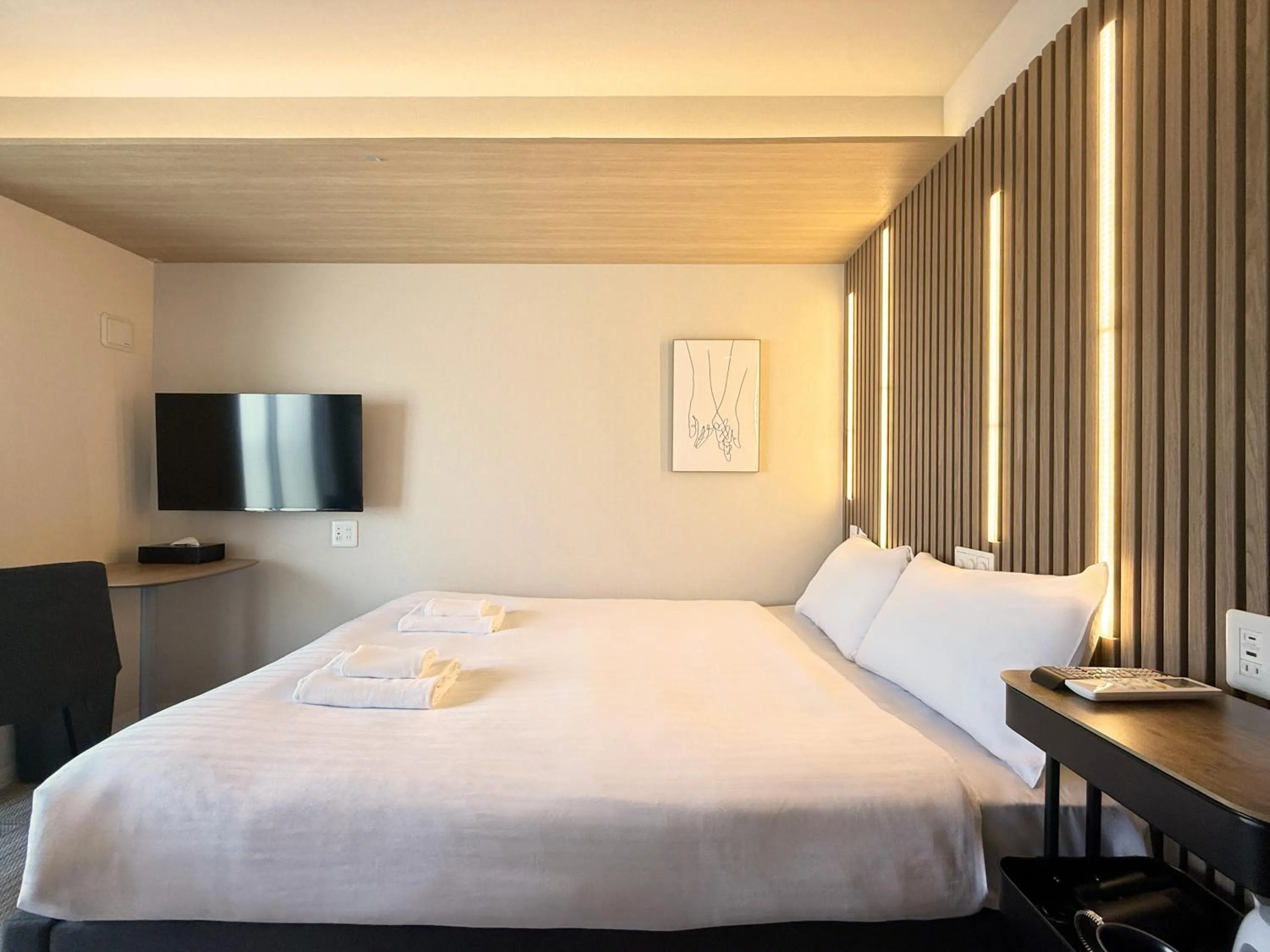 Bed in Osaka Ebisu Hotel