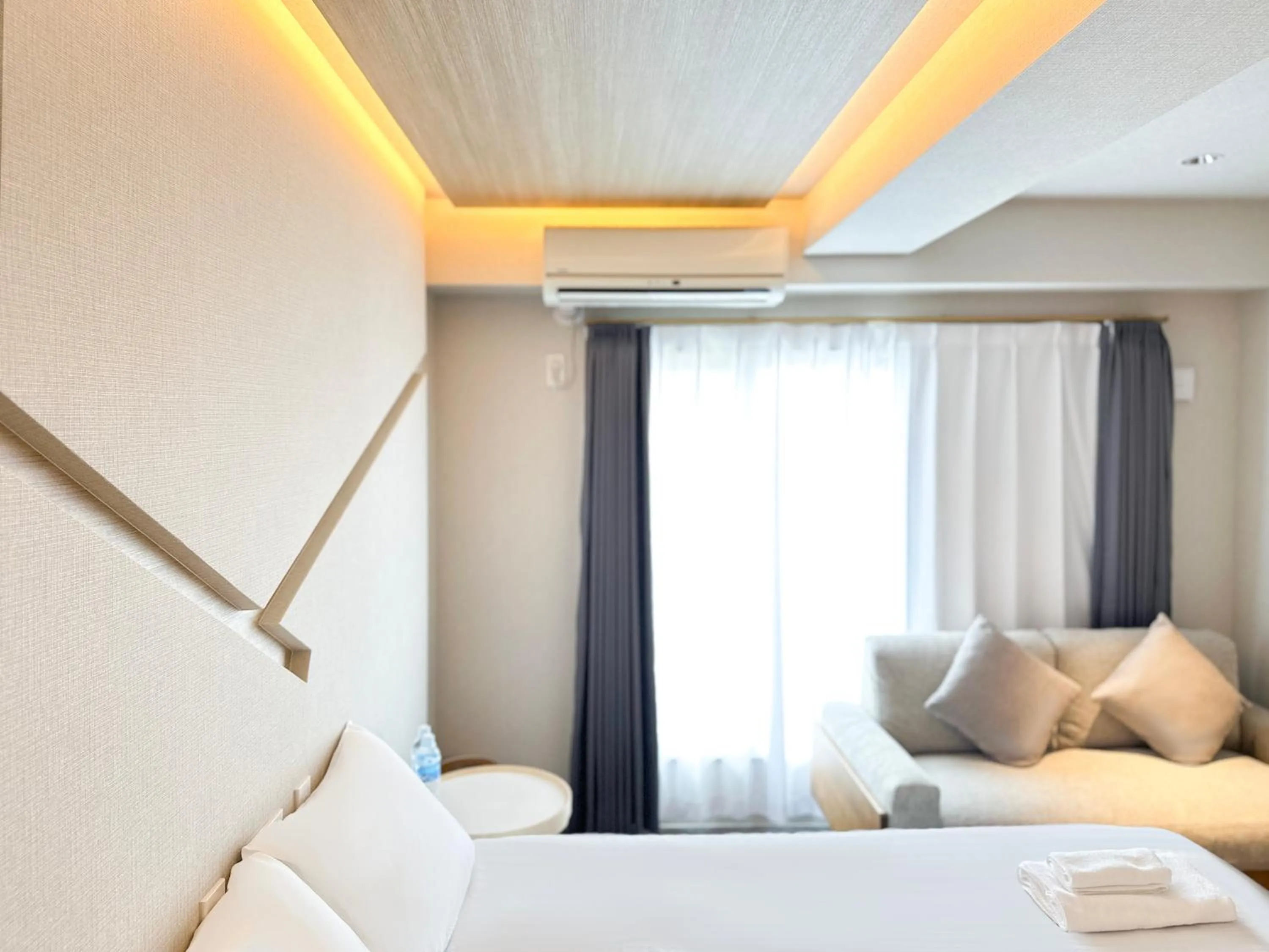 Bed in Osaka Ebisu Hotel