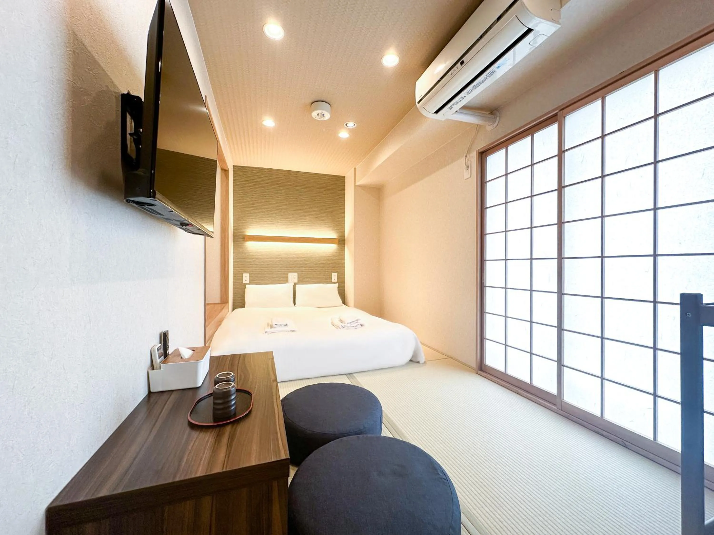 Bed in Osaka Ebisu Hotel