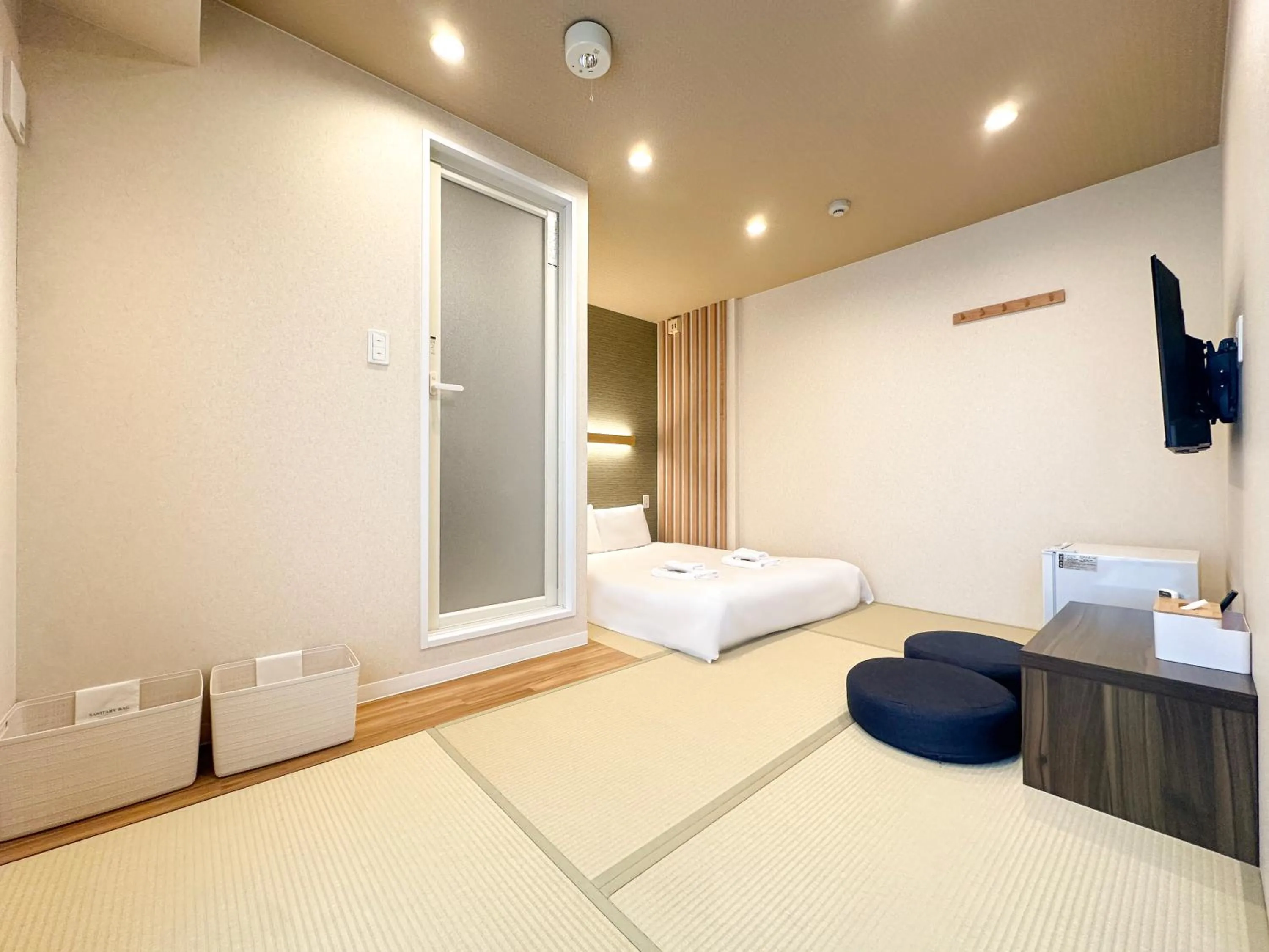 Bed in Osaka Ebisu Hotel