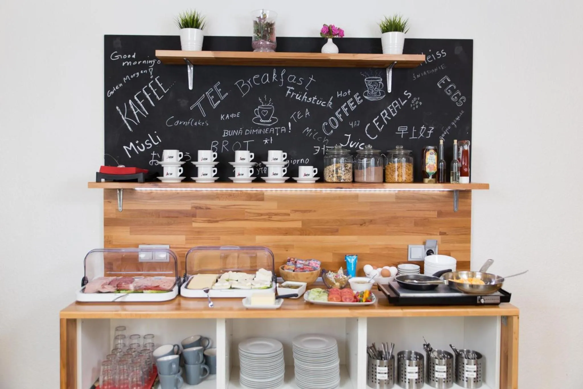 Breakfast in Pension Central Nuernberg-Fuerth