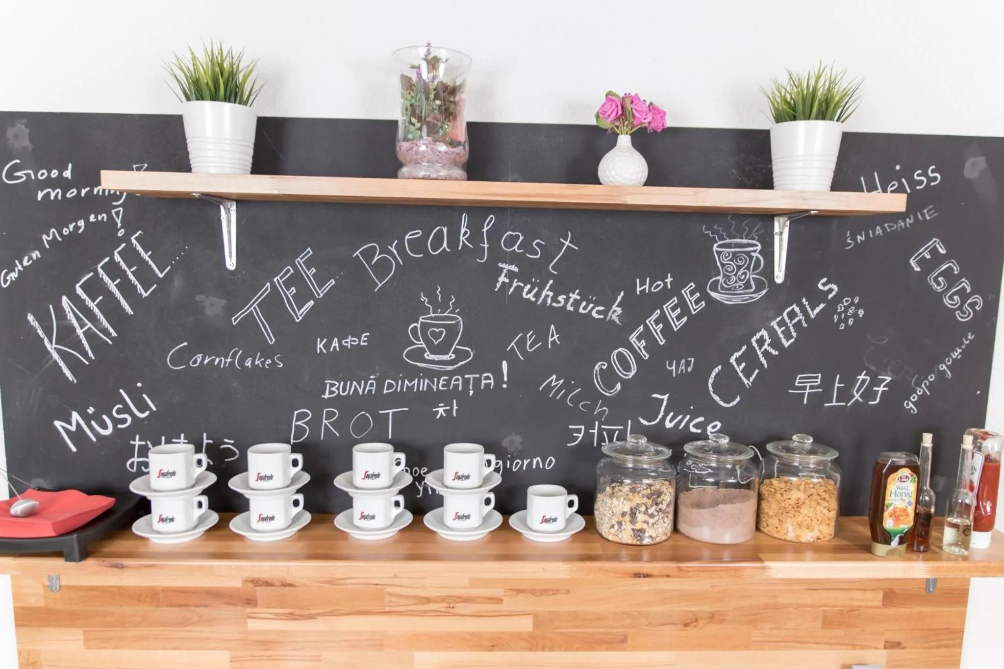 Coffee/tea facilities in Pension Central Nuernberg-Fuerth