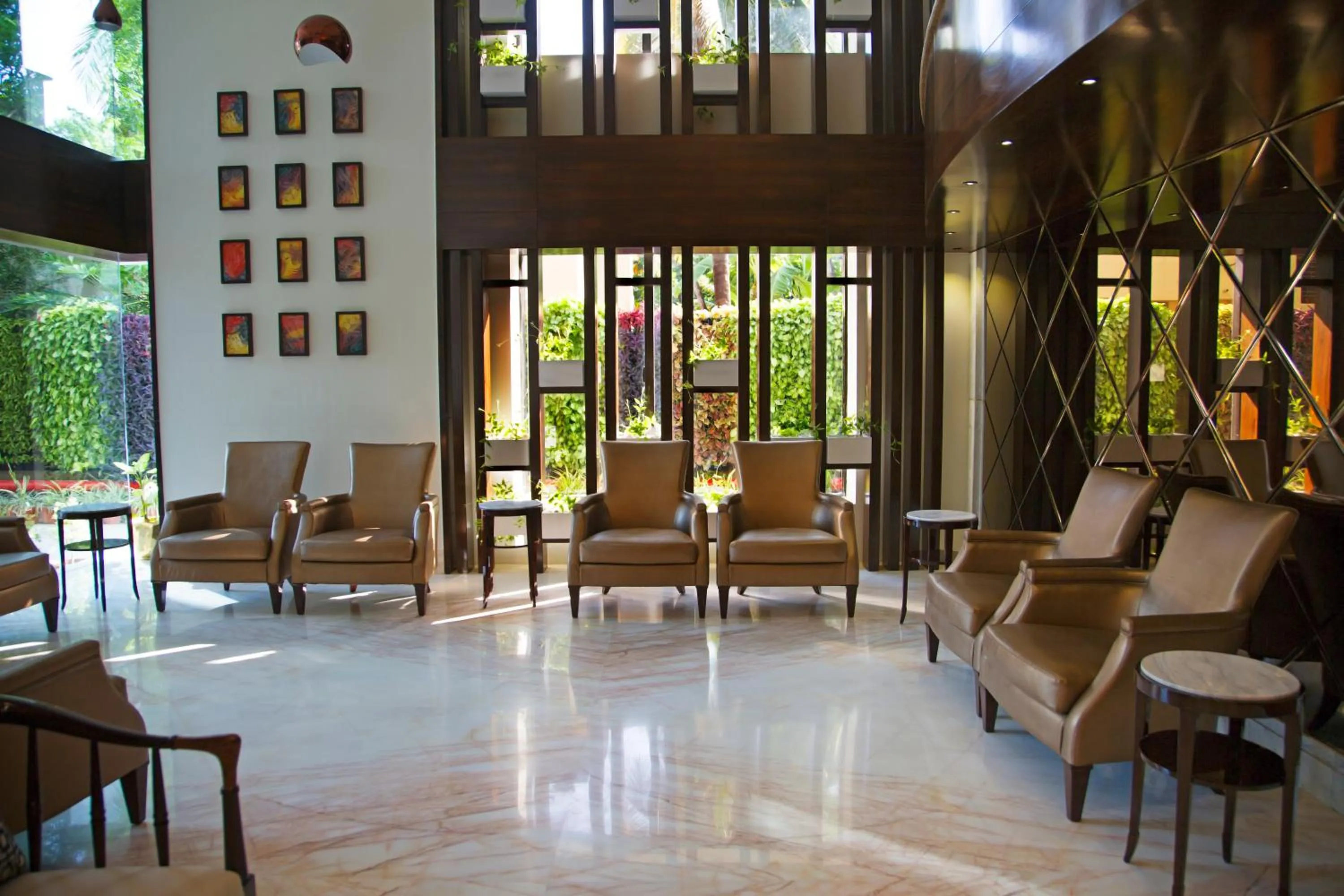 Communal lounge/ TV room in Samanvay Boutique Hotel