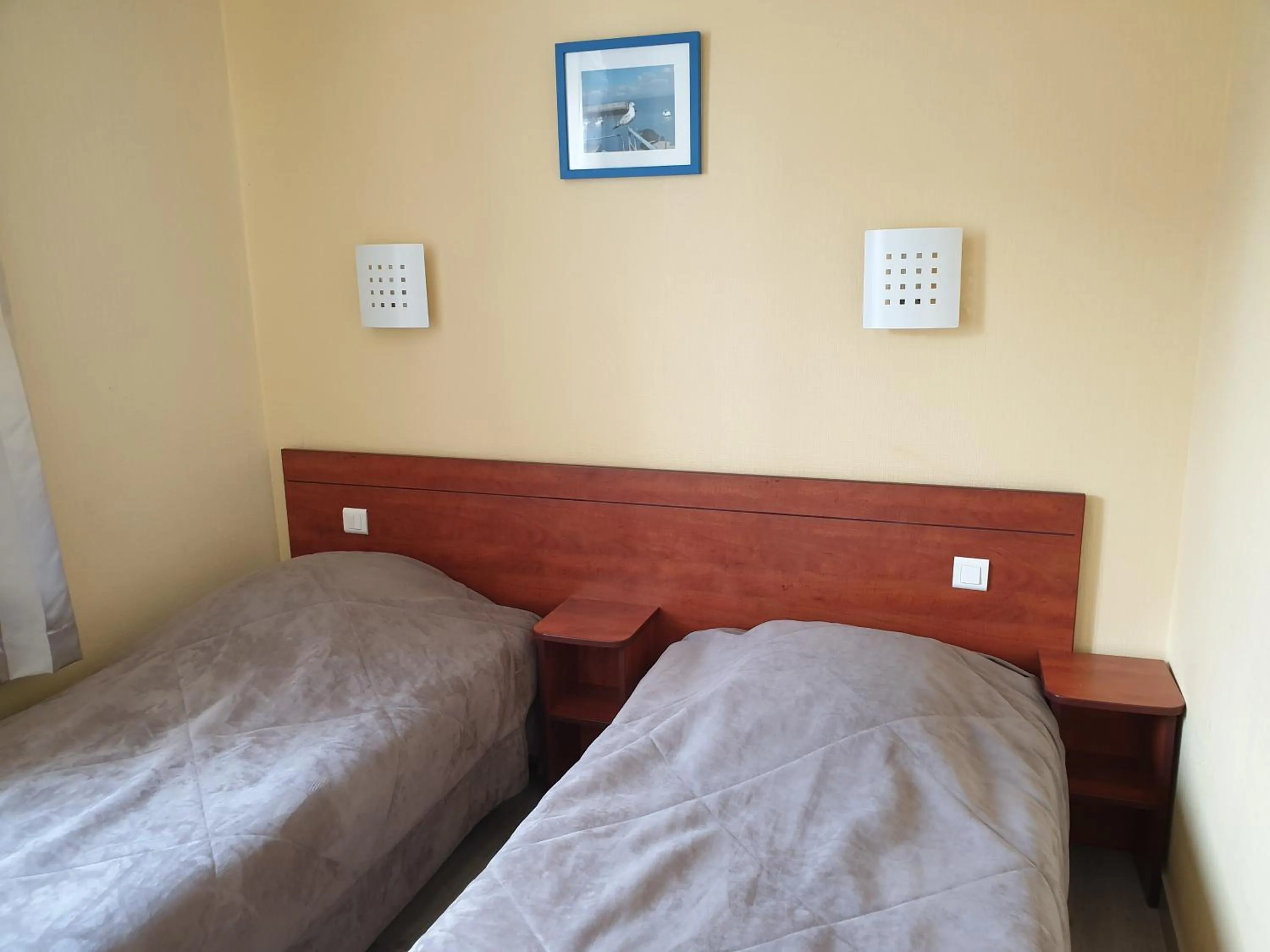 Bedroom in Hotel Restaurant Les Oceanides