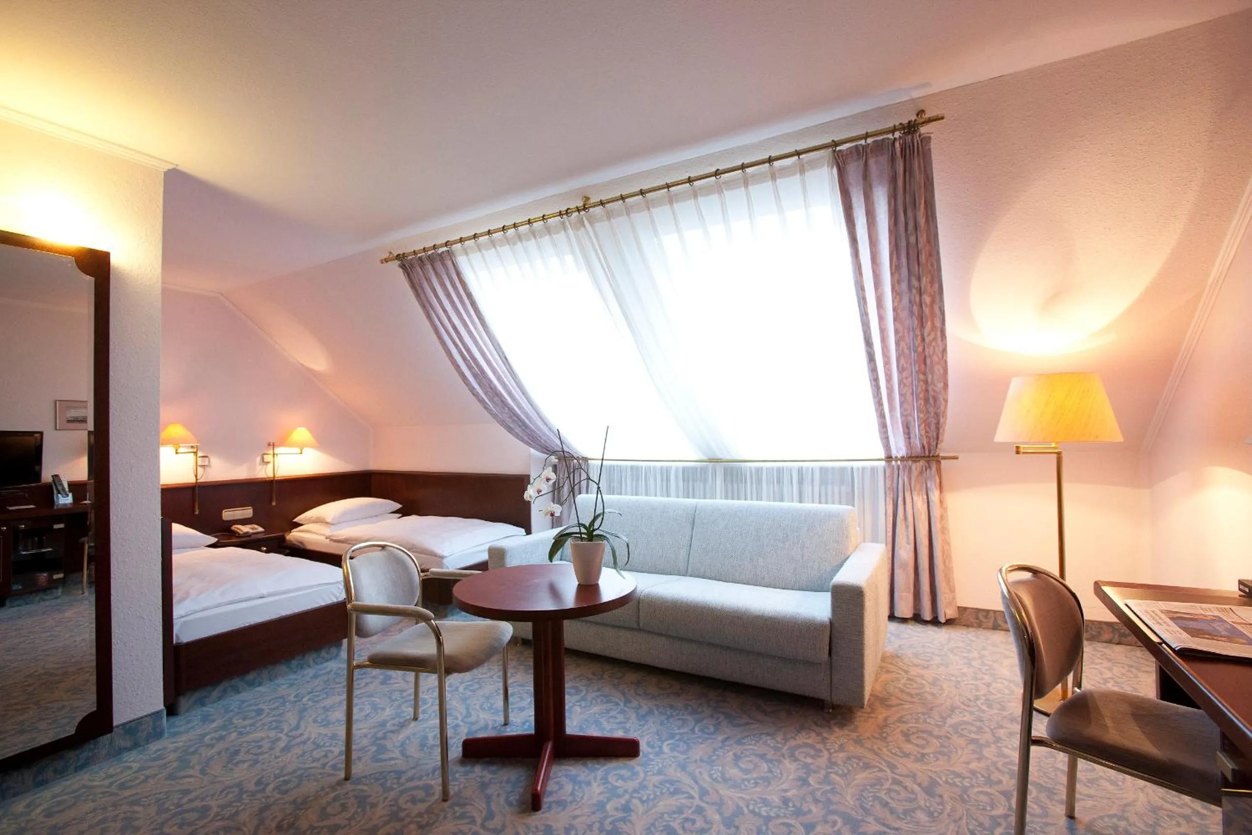 Photo of the whole room, Bed in Leine Hotel