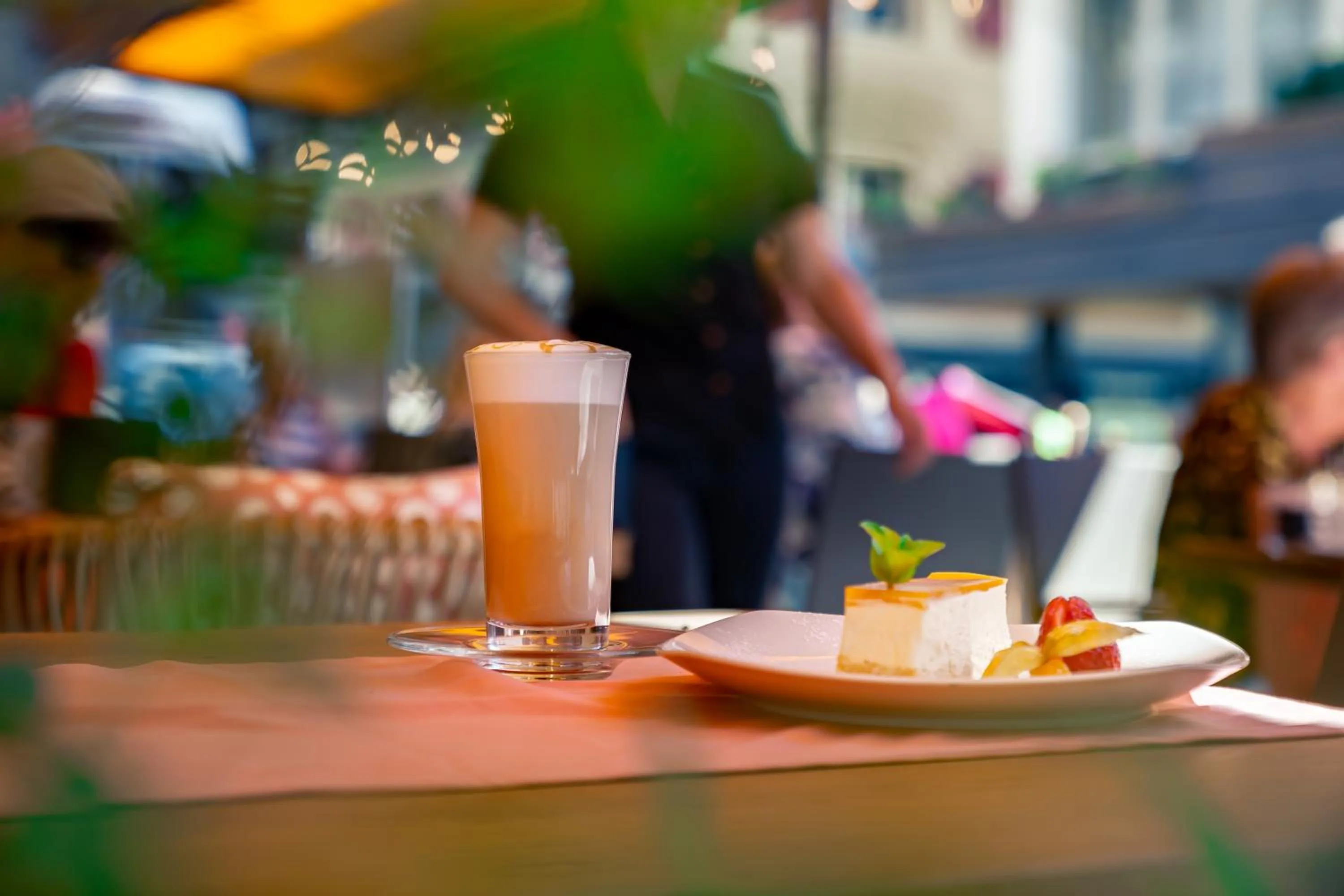 Restaurant/places to eat in Hotel Pollux