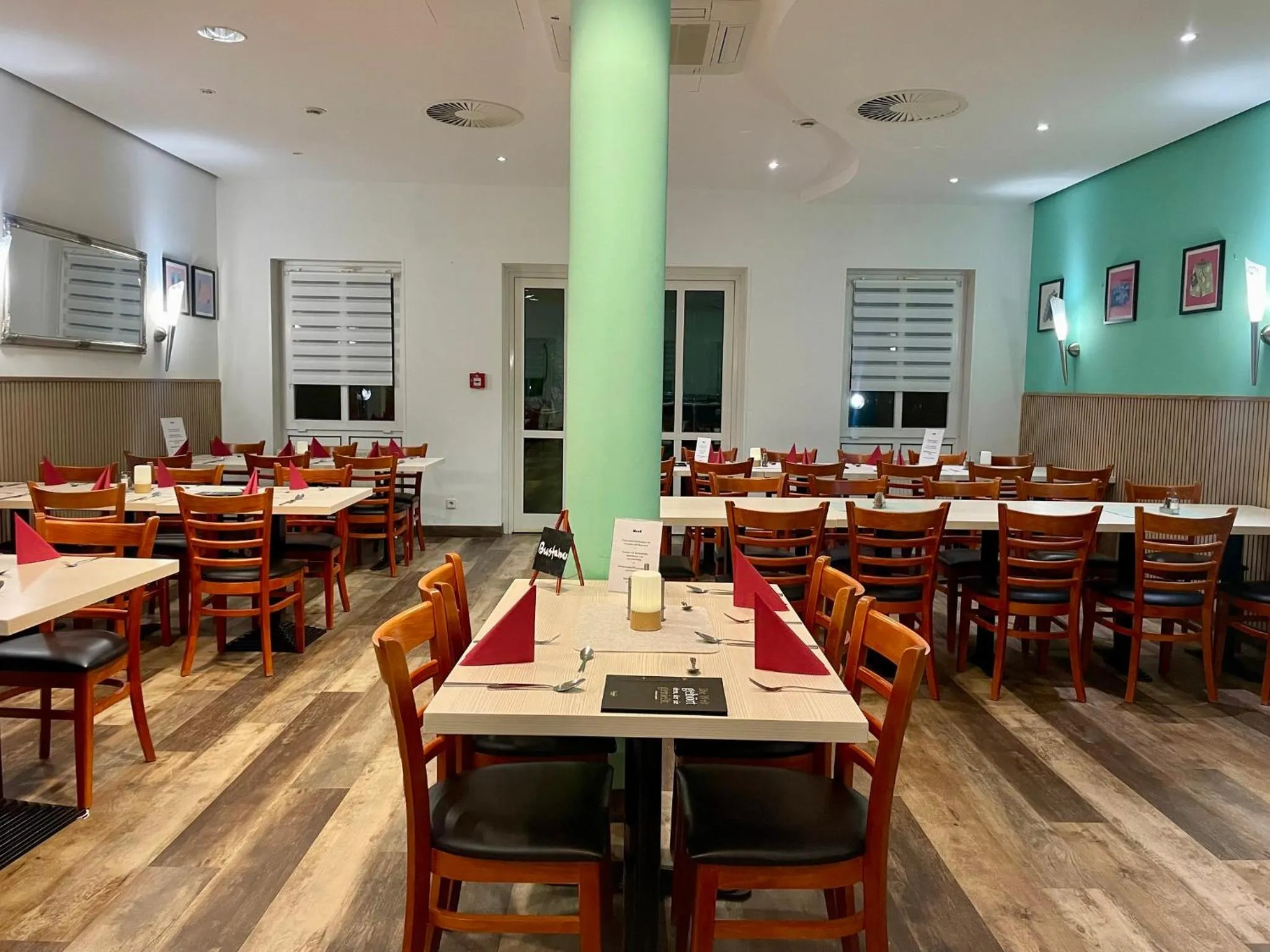 Restaurant/places to eat in Garner Hotel Cottbus Süd by IHG