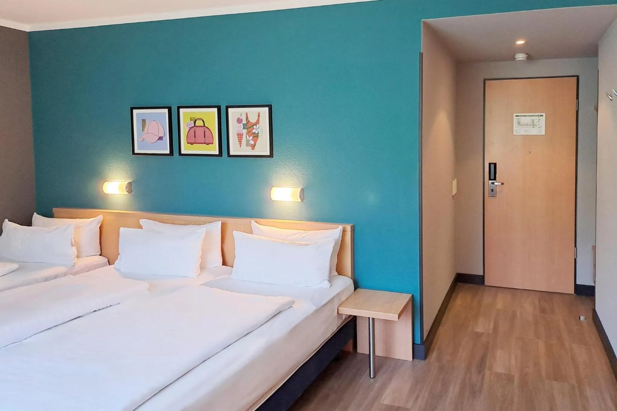 Photo of the whole room, Bed in Garner Hotel Cottbus Süd by IHG