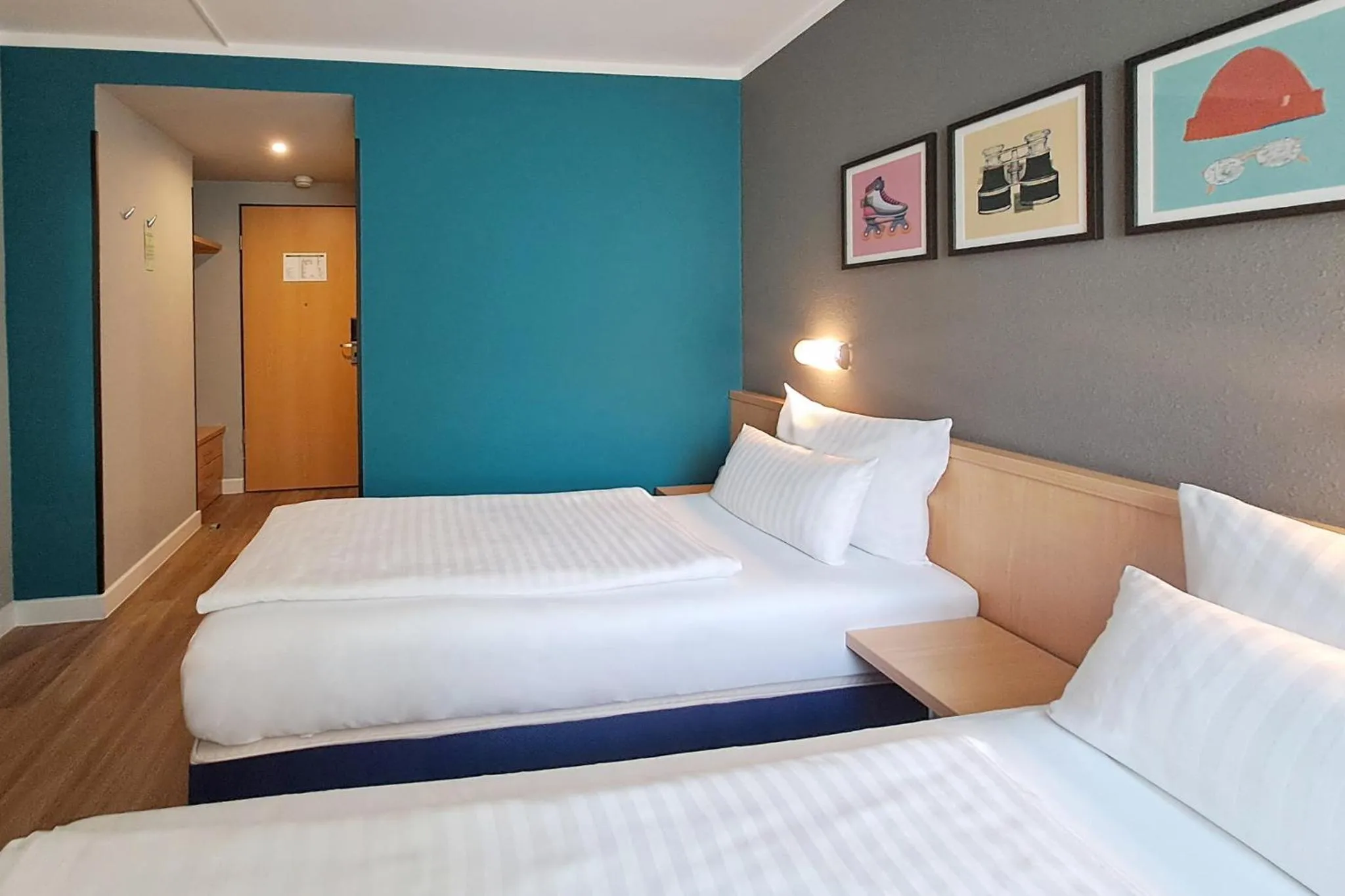 Photo of the whole room, Bed in Garner Hotel Cottbus Süd by IHG