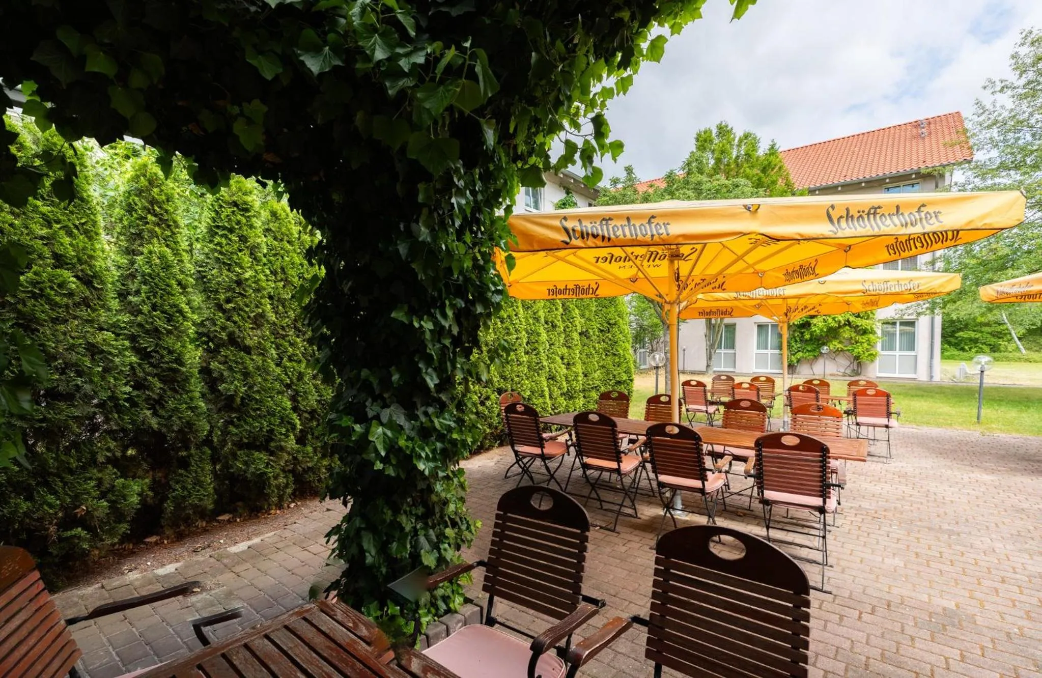 Restaurant/places to eat in Garner Hotel Cottbus Süd by IHG
