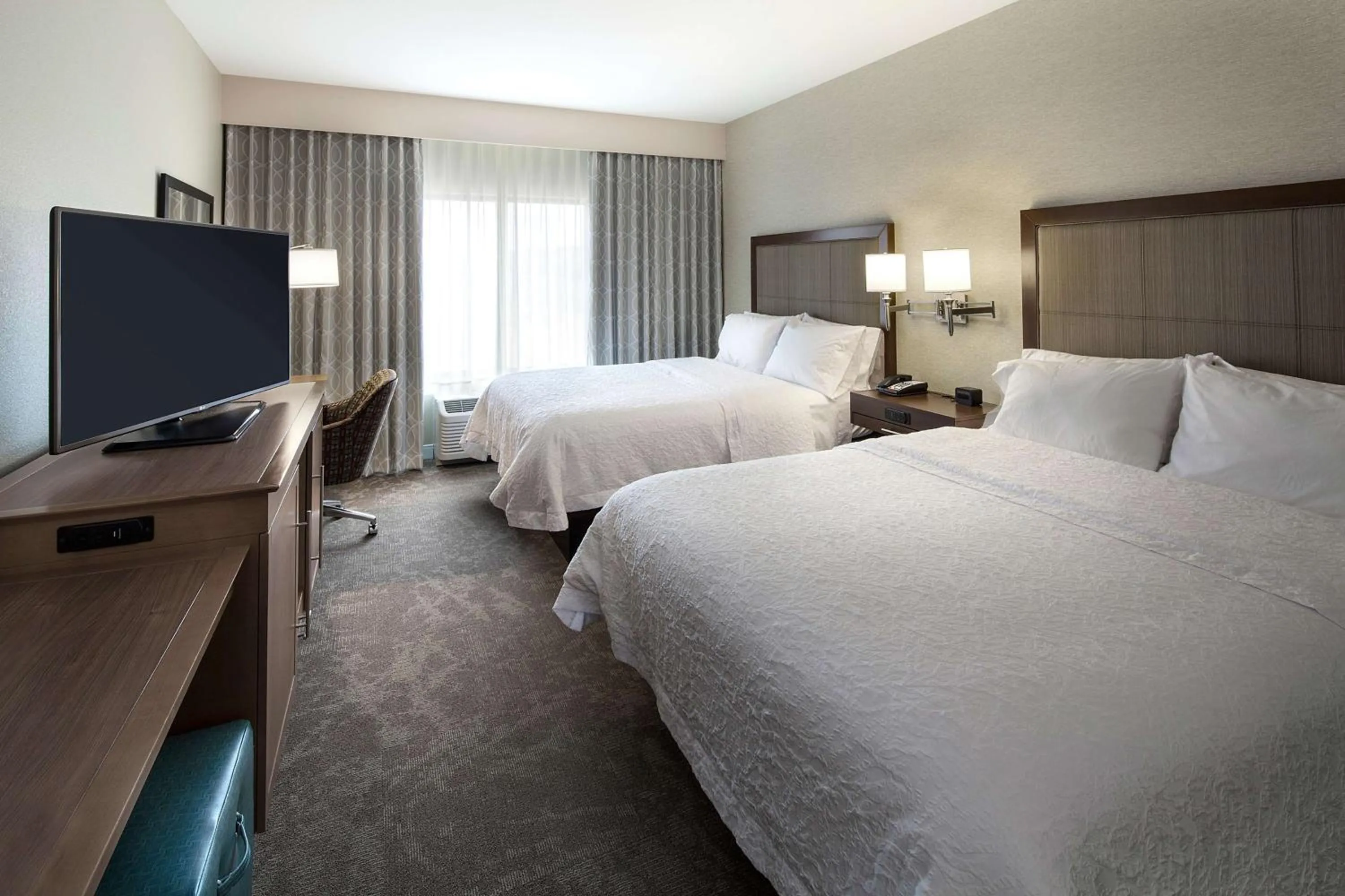 Bedroom, Bed in Hampton Inn & Suites Page - Lake Powell